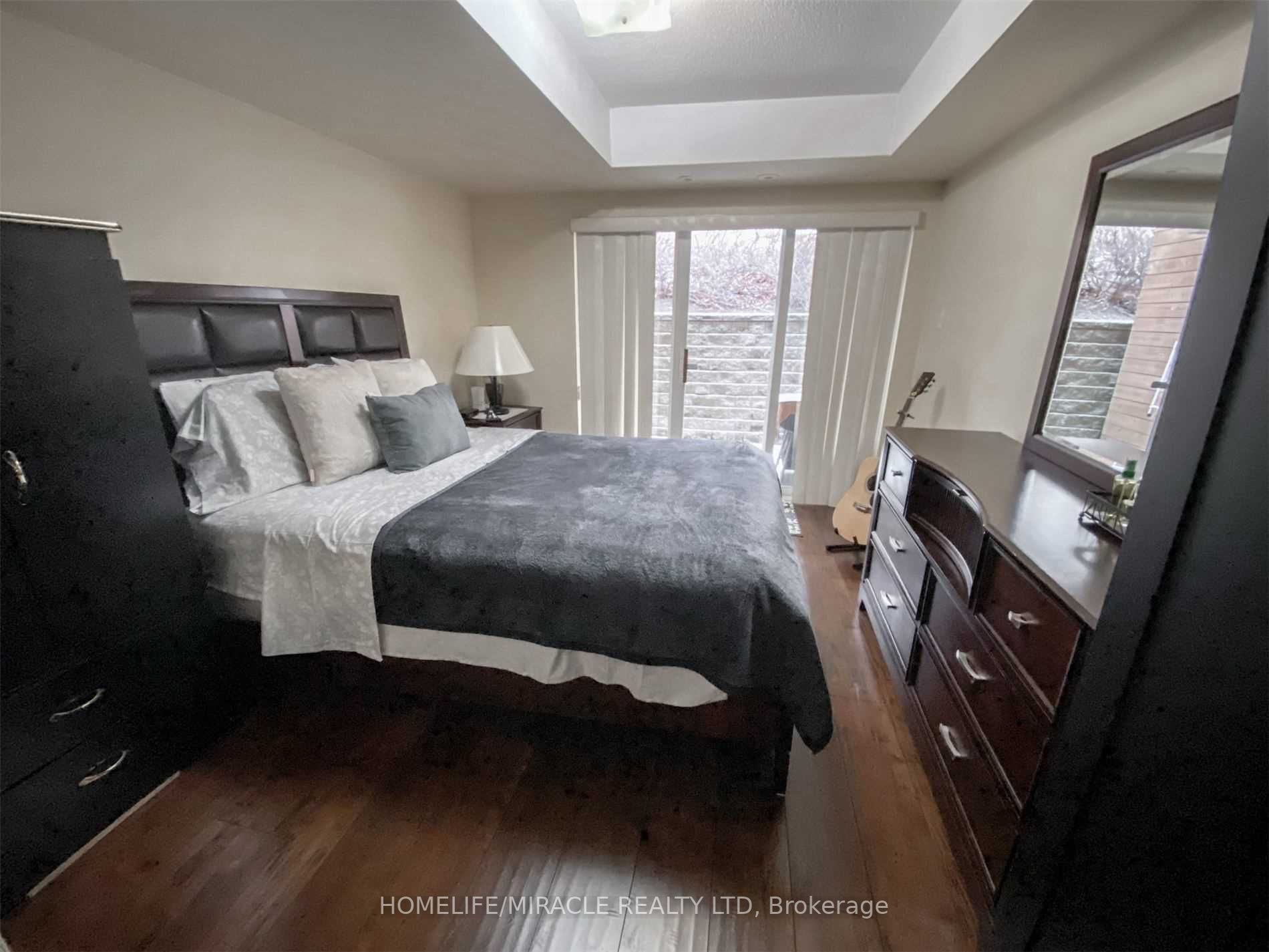 125 George Appleton Way, #1004