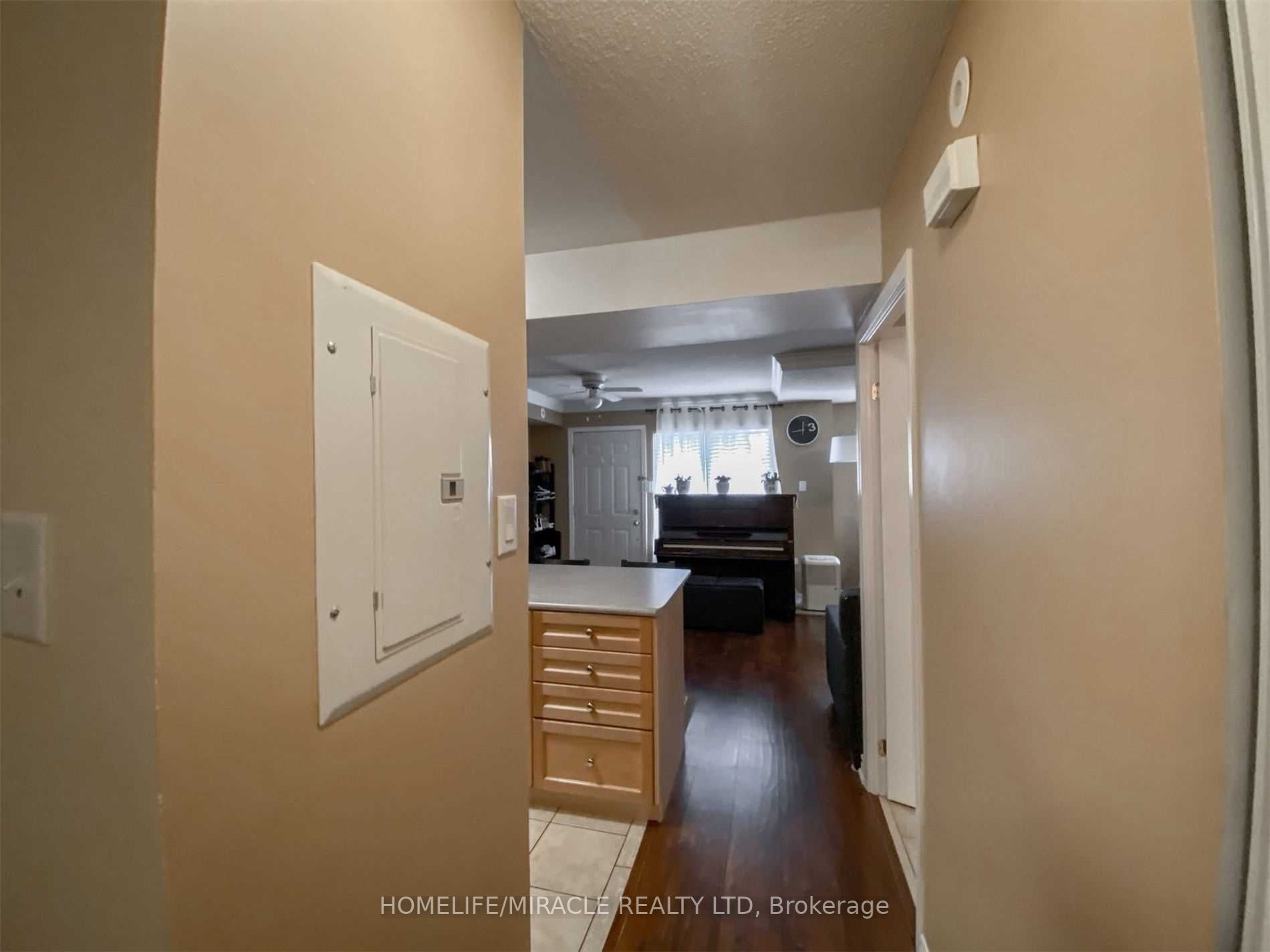 125 George Appleton Way, #1004