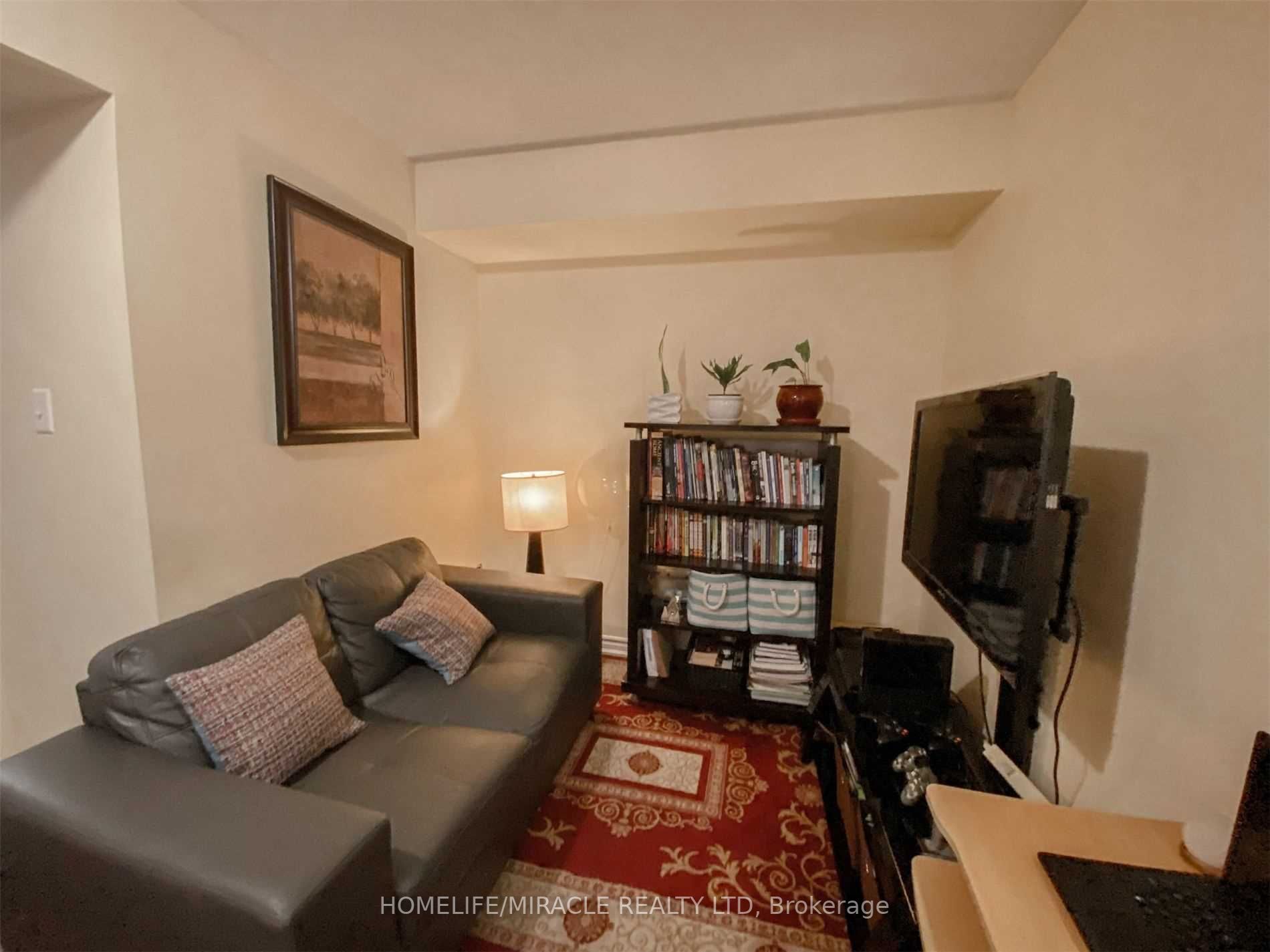 125 George Appleton Way, #1004