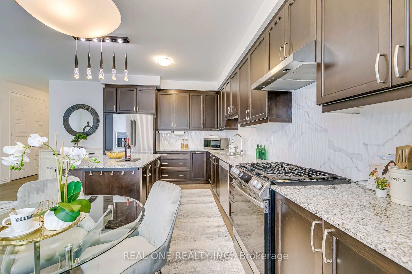 1772 Thames Circle