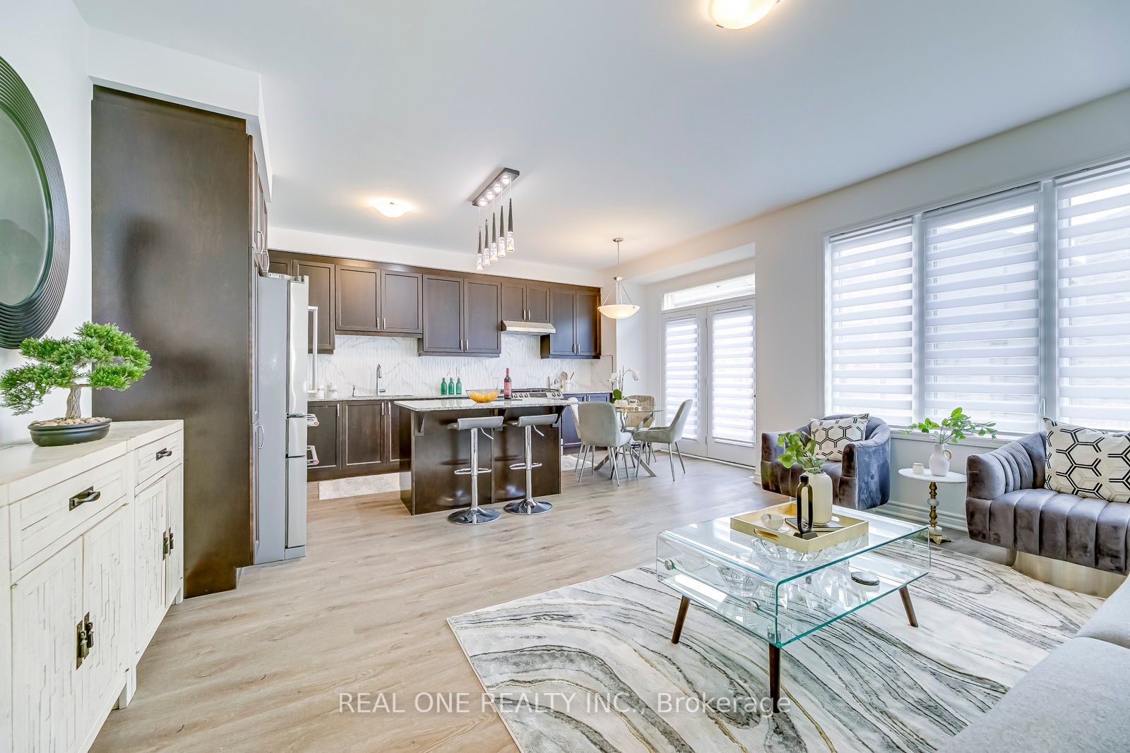 1772 Thames Circle