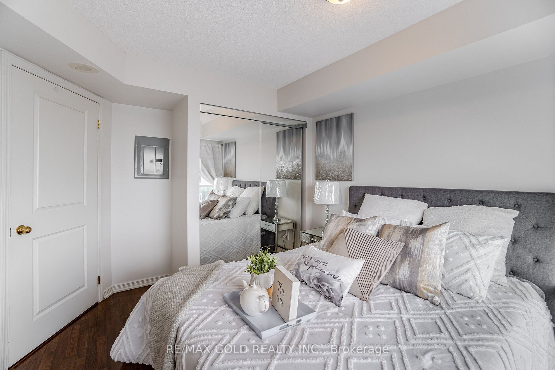9 George St, #1608