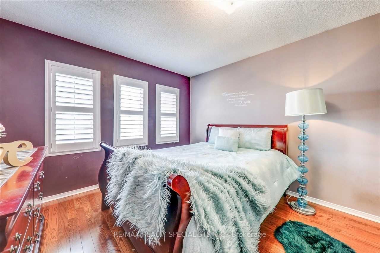 1062 Foxglove Pl, #Upper M