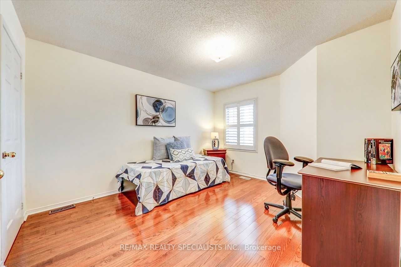 1062 Foxglove Pl, #Upper M