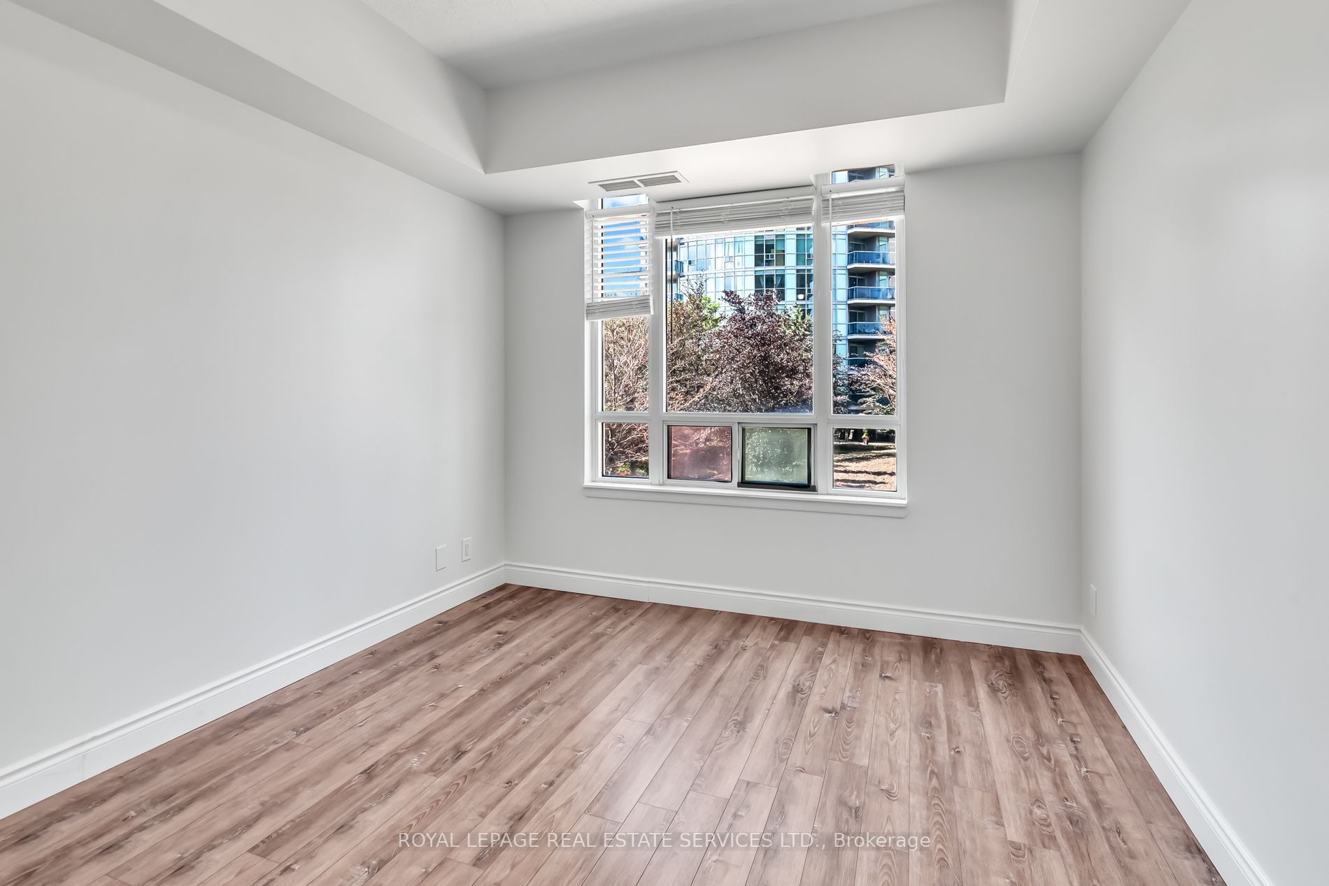 90 Absolute Ave, #406
