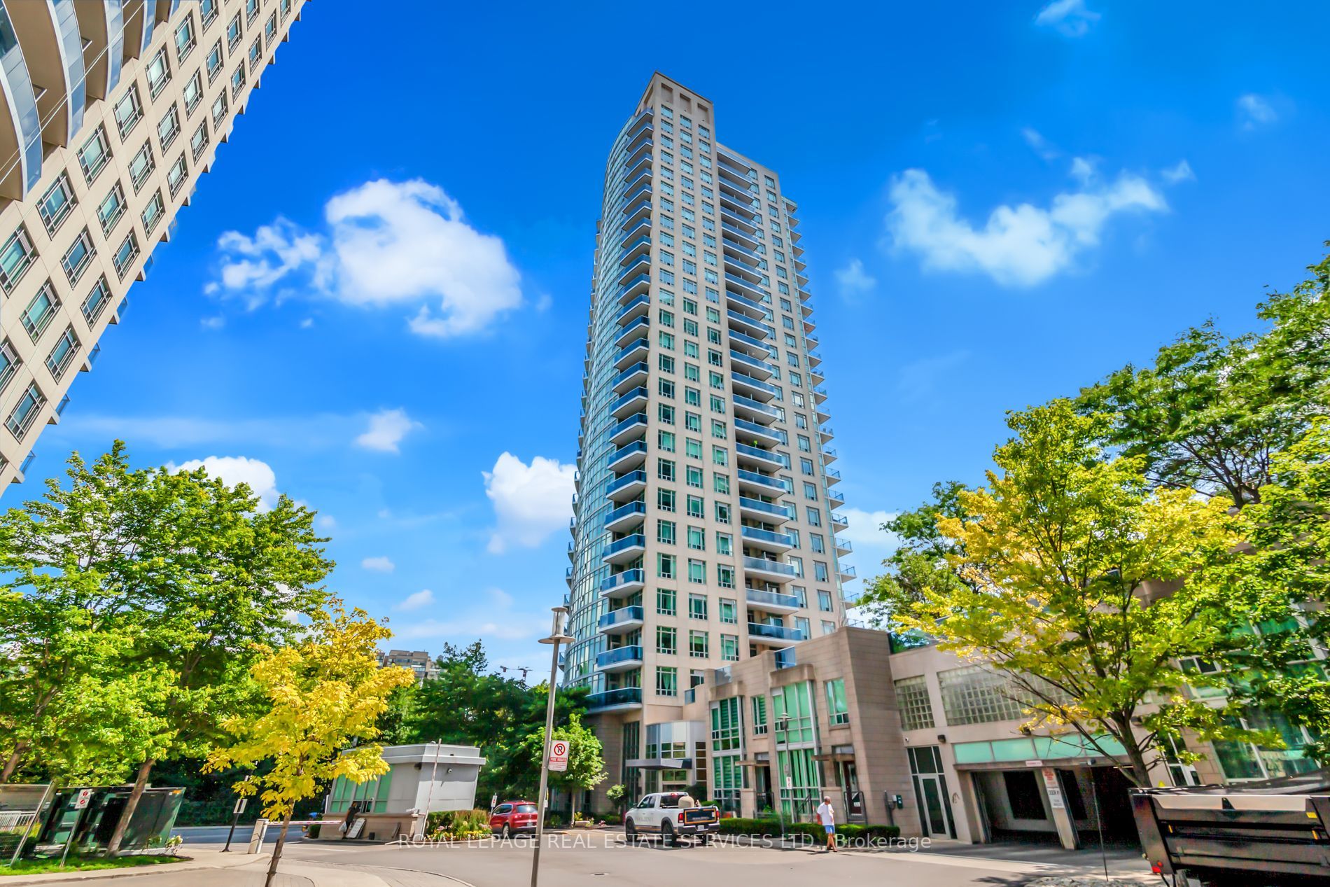 90 Absolute Ave, #406