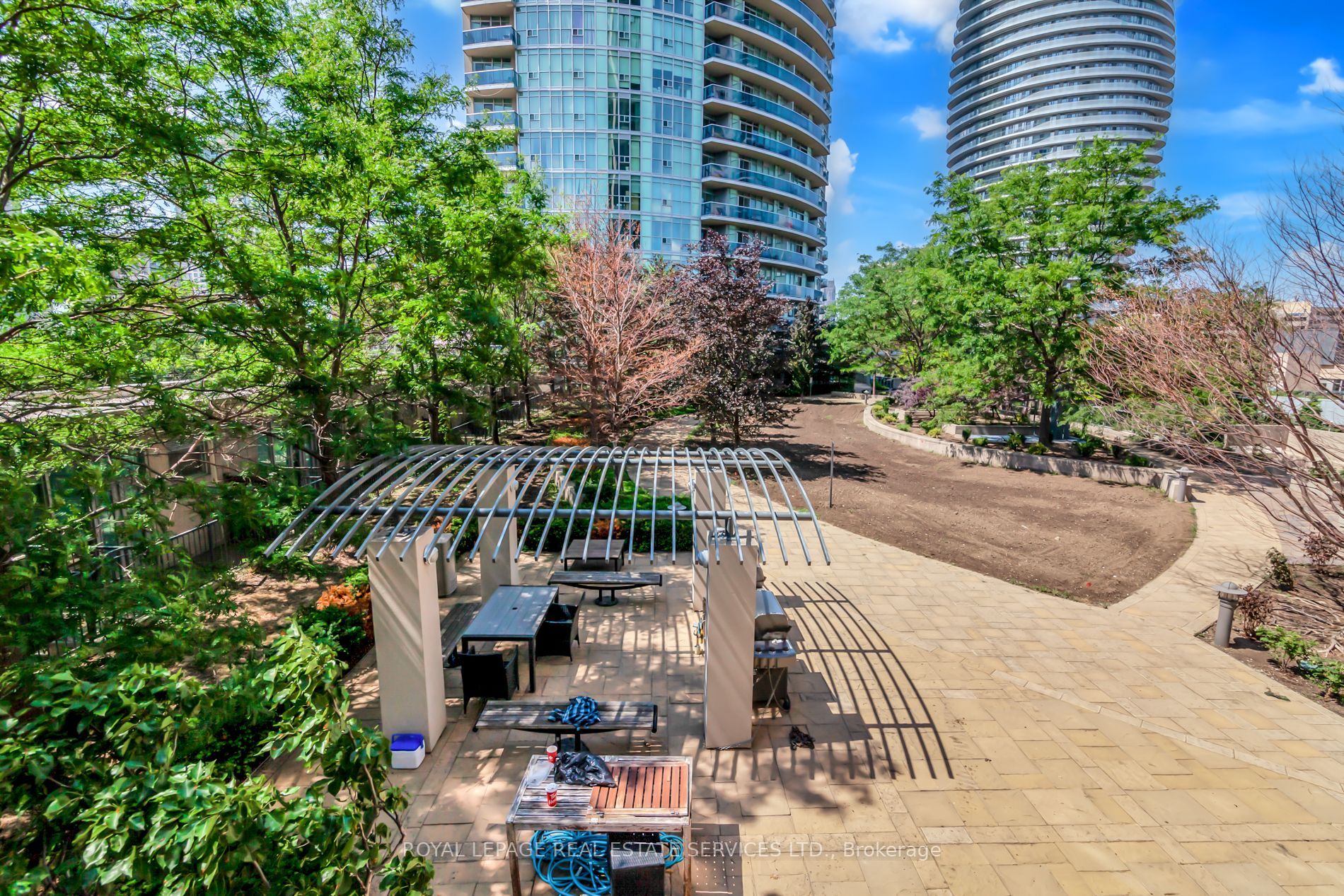 90 Absolute Ave, #406