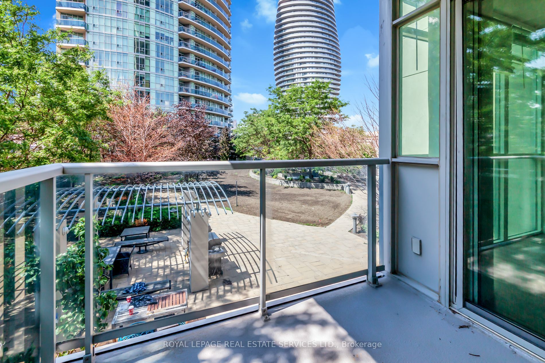 90 Absolute Ave, #406