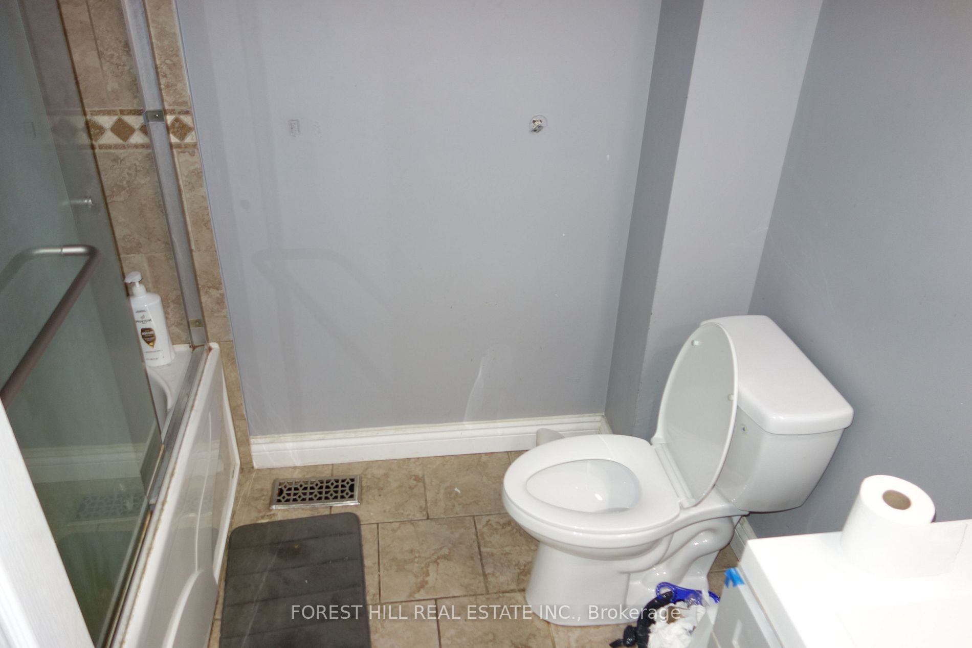 6419 Chaumont Cres