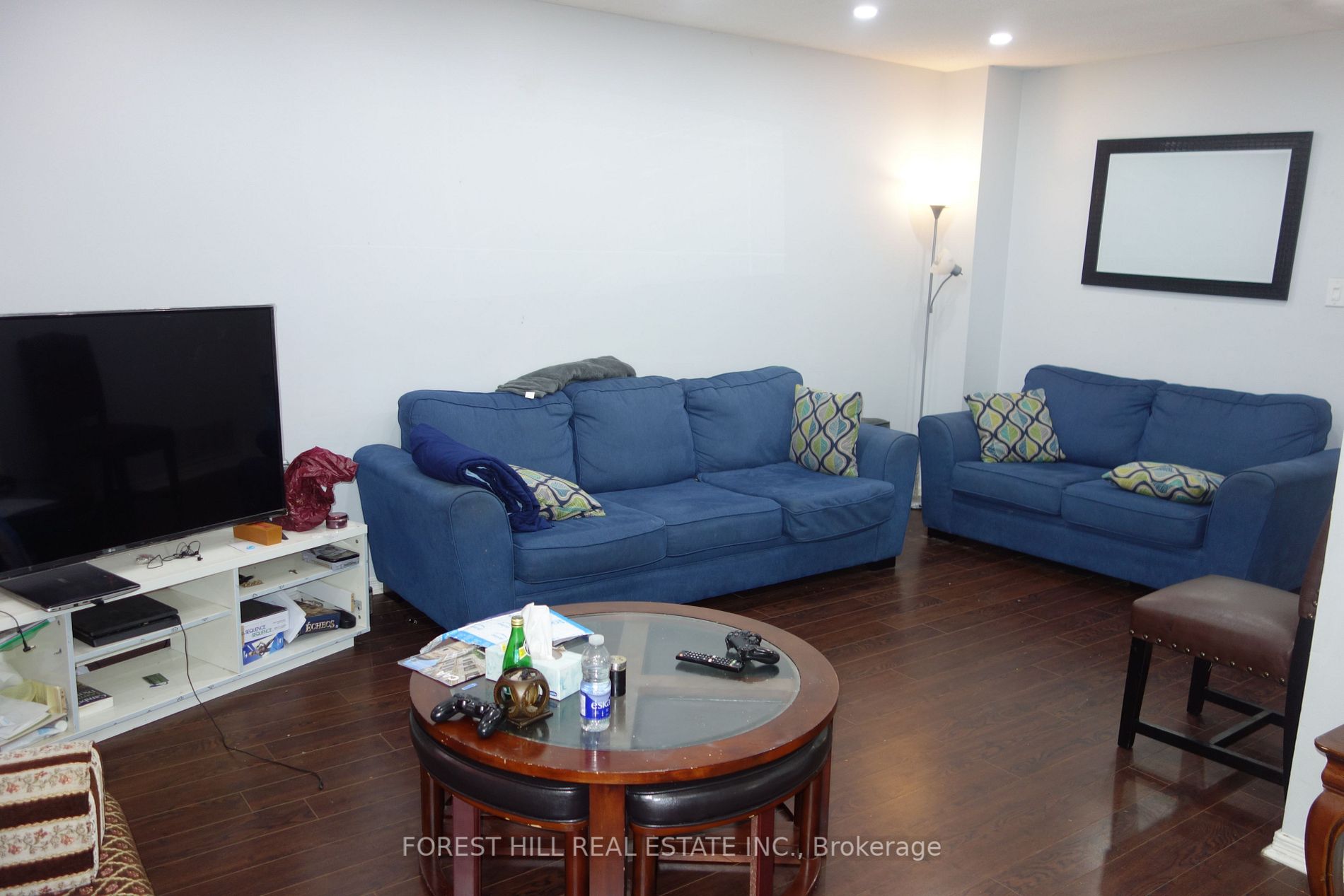 6419 Chaumont Cres