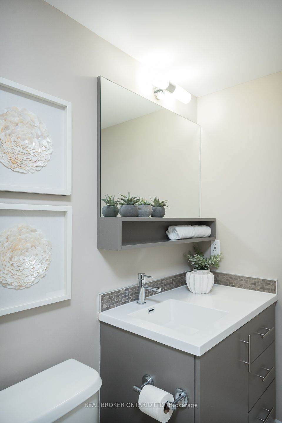 457 Plains Rd E, #208