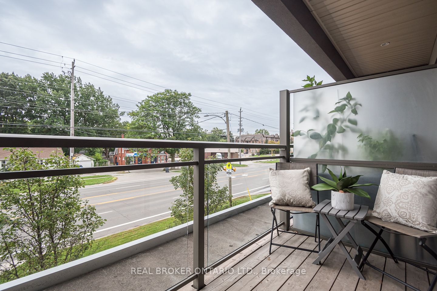 457 Plains Rd E, #208
