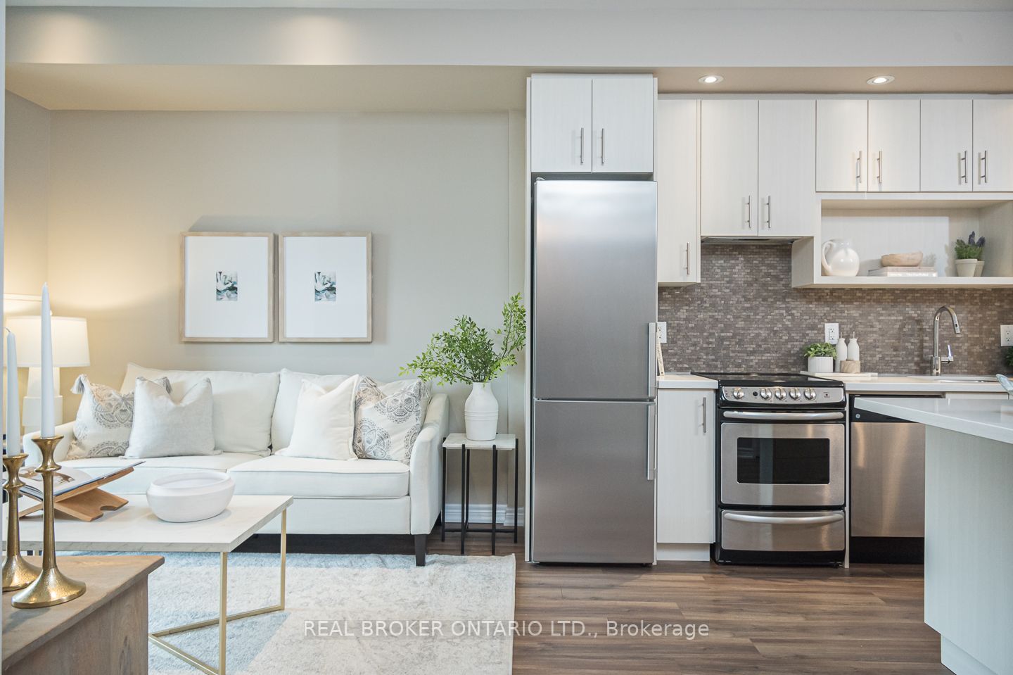 457 Plains Rd E, #208