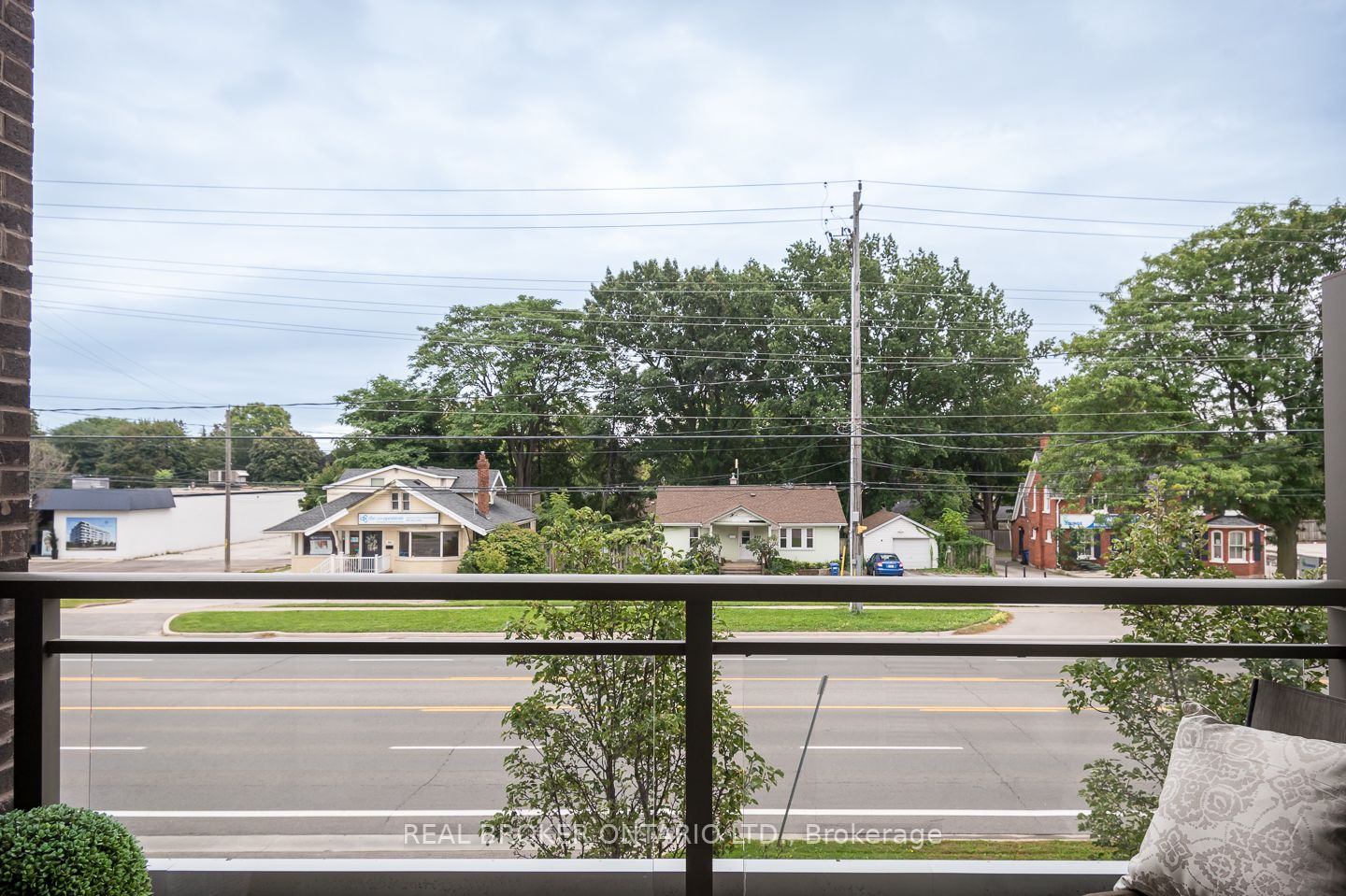 457 Plains Rd E, #208