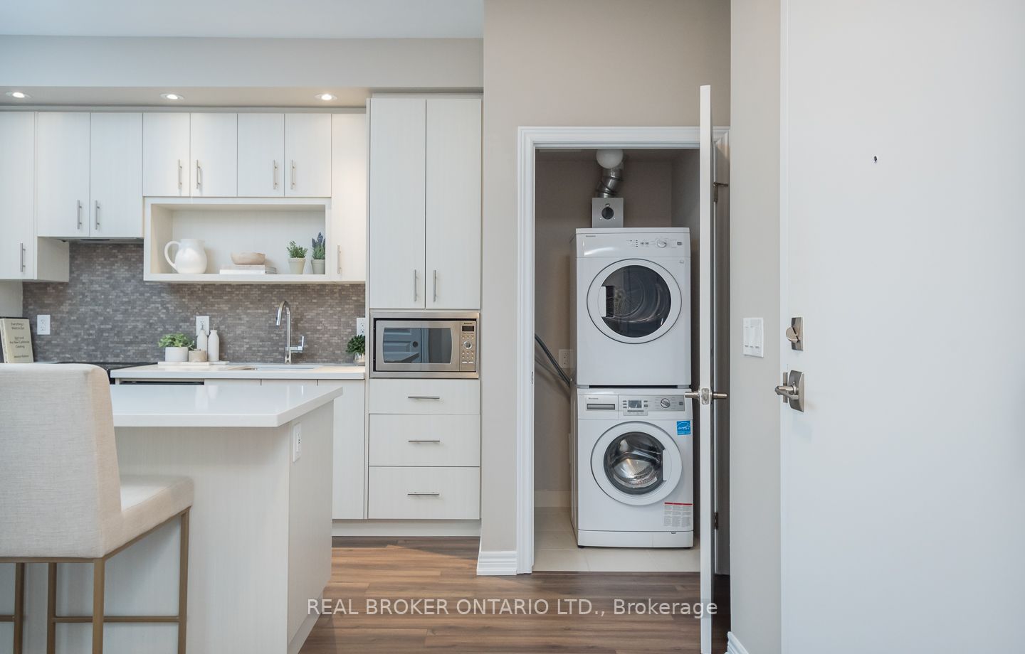 457 Plains Rd E, #208