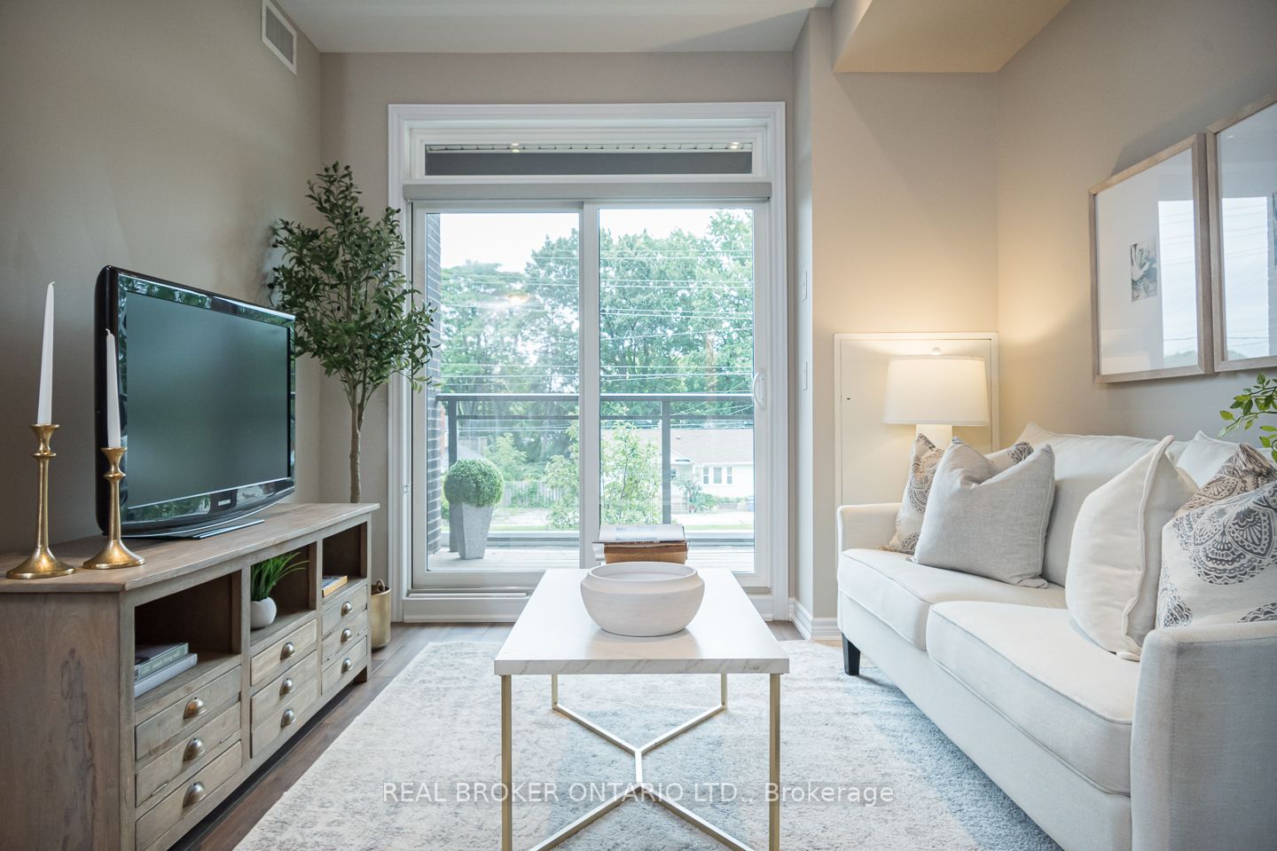 457 Plains Rd E, #208