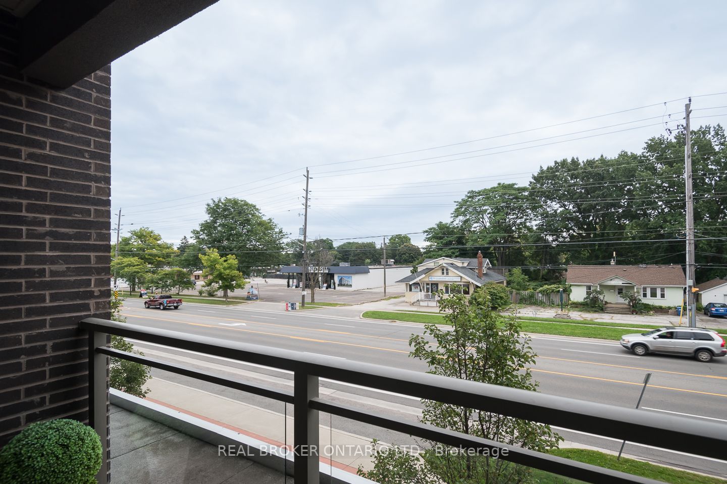 457 Plains Rd E, #208