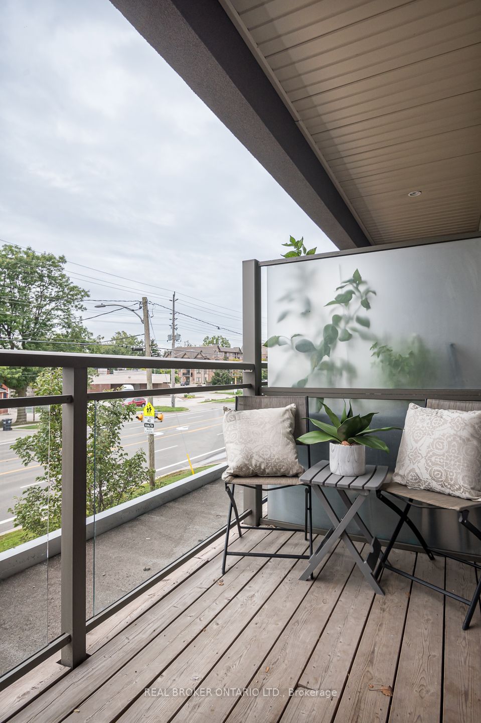 457 Plains Rd E, #208
