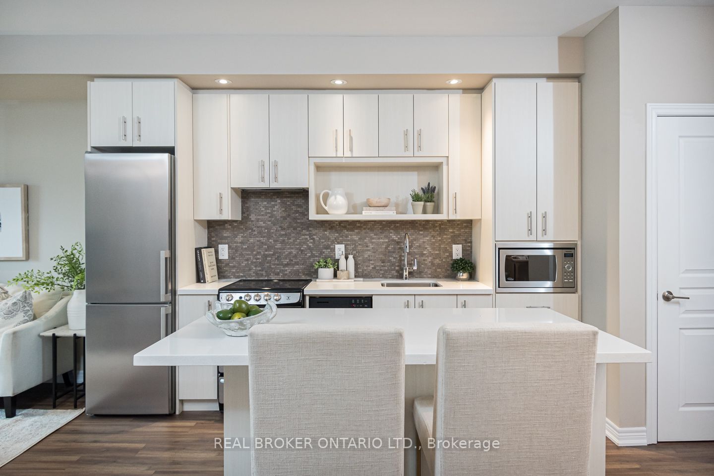 457 Plains Rd E, #208