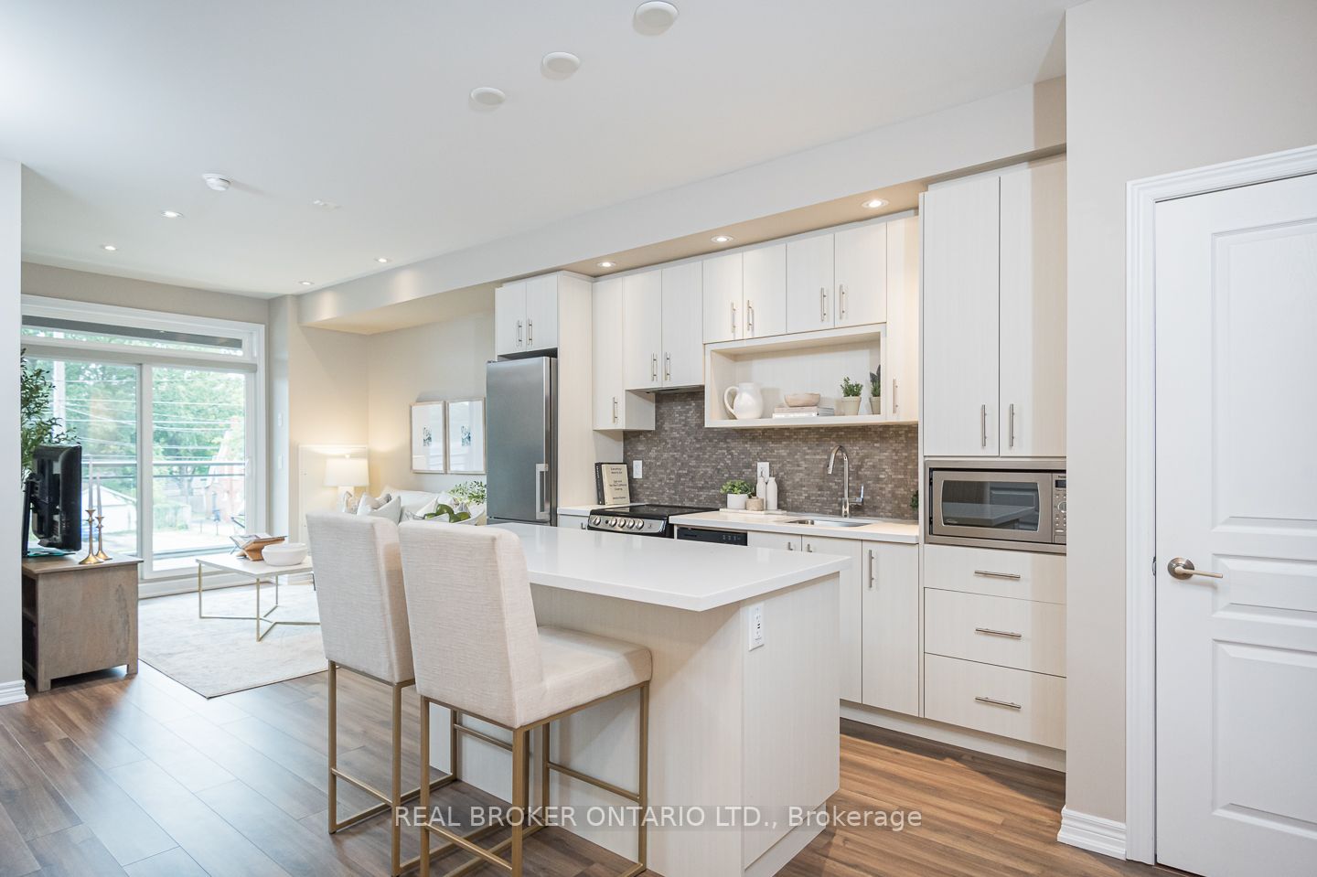 457 Plains Rd E, #208