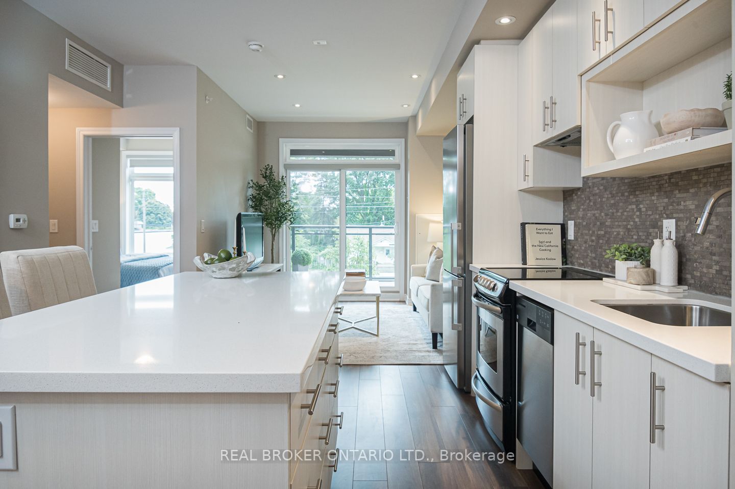 457 Plains Rd E, #208
