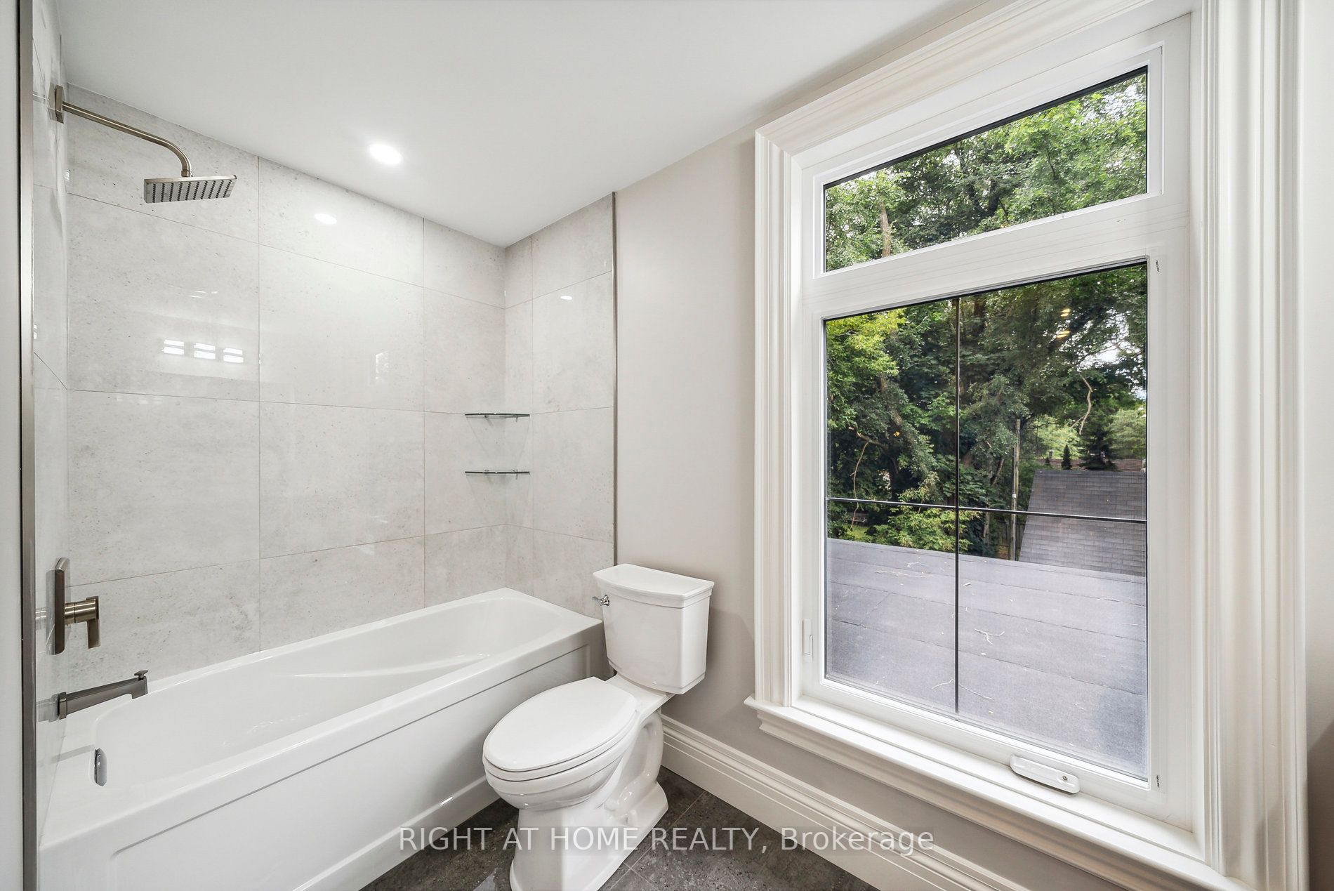 2409 Lakeshore Road