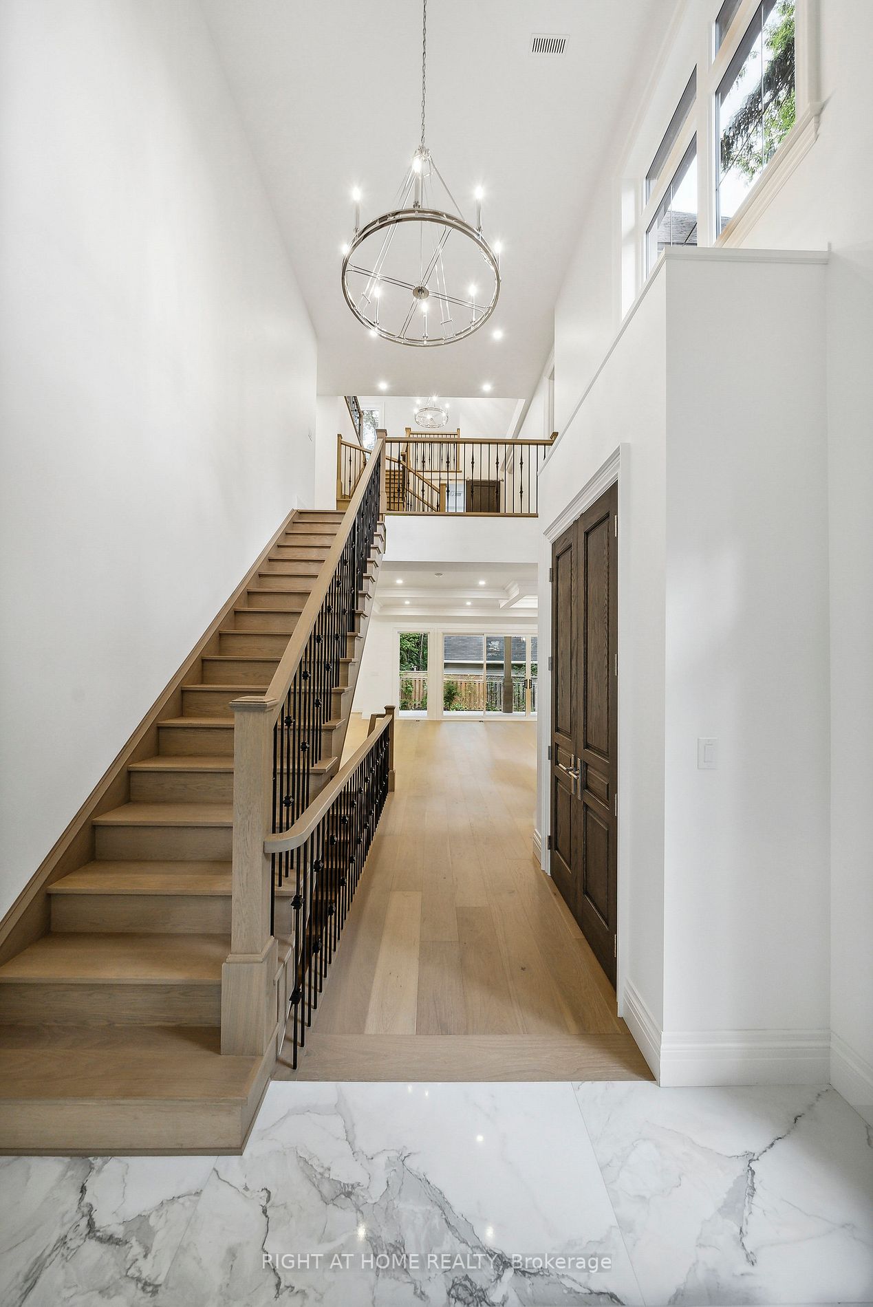 2409 Lakeshore Road