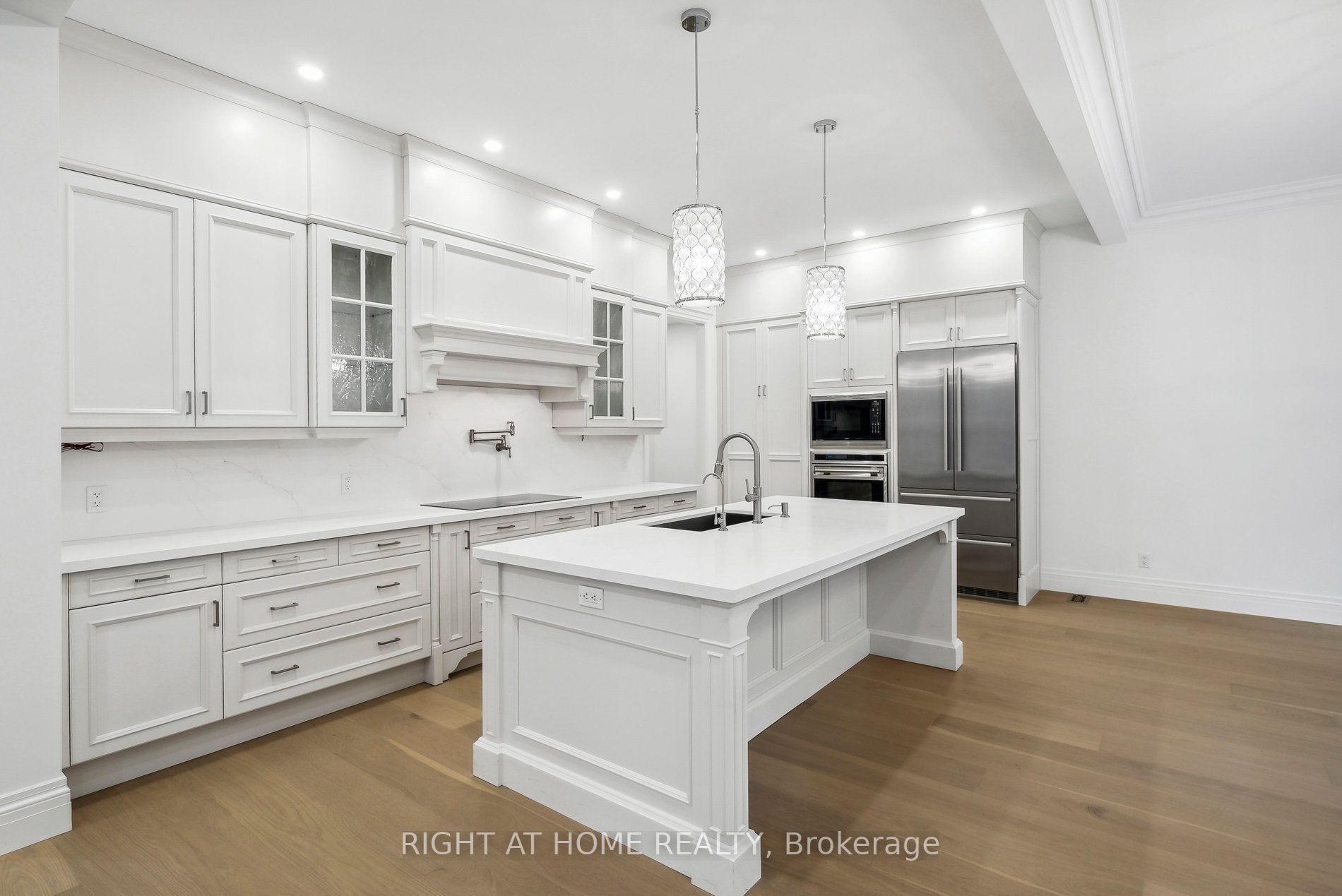 2409 Lakeshore Road