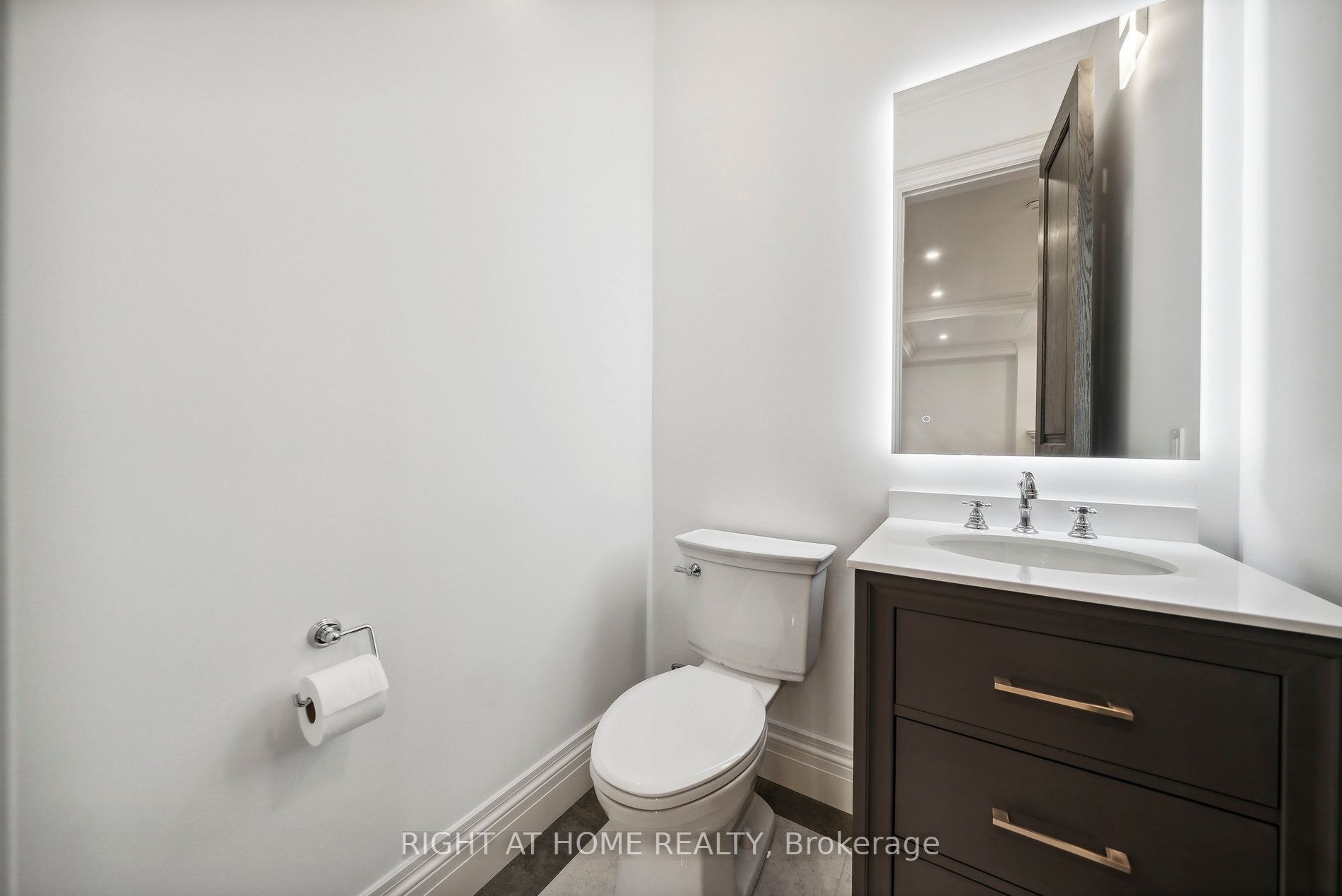 2409 Lakeshore Road