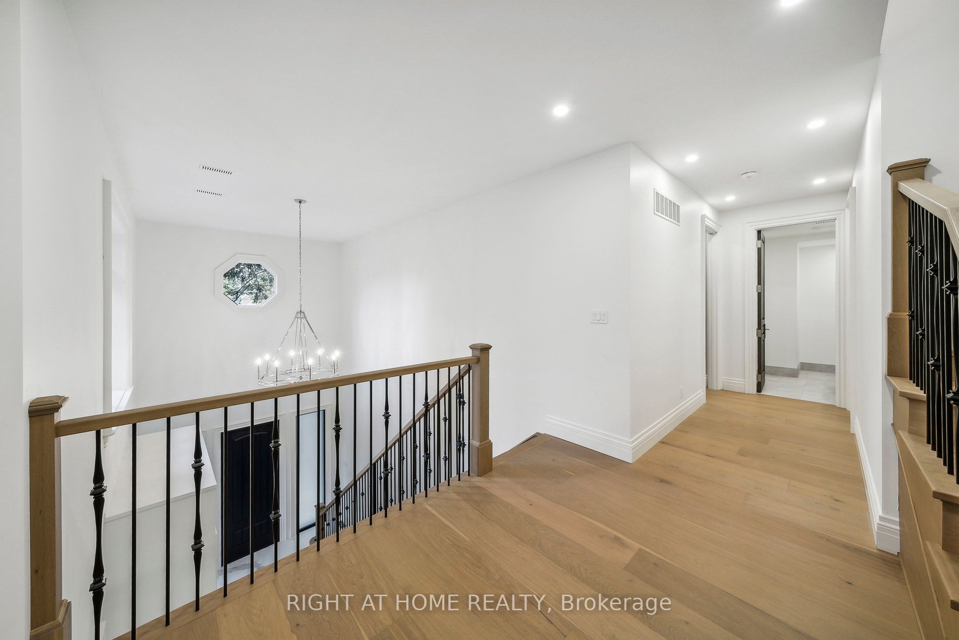 2409 Lakeshore Road