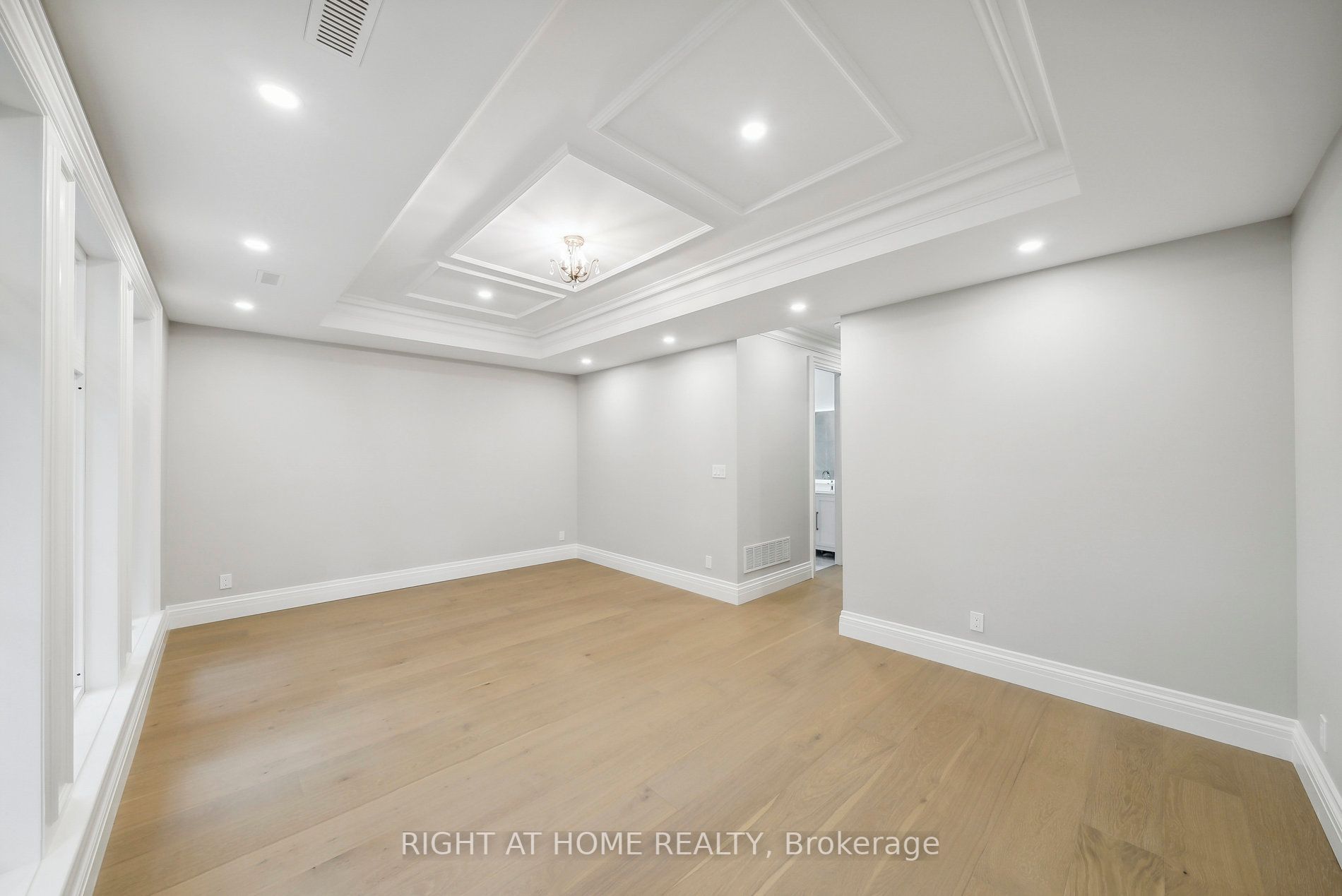 2409 Lakeshore Road