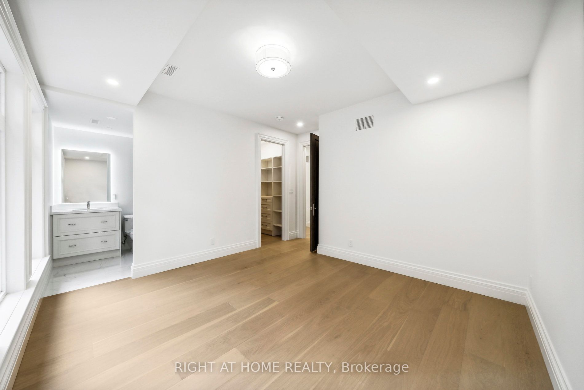 2409 Lakeshore Road