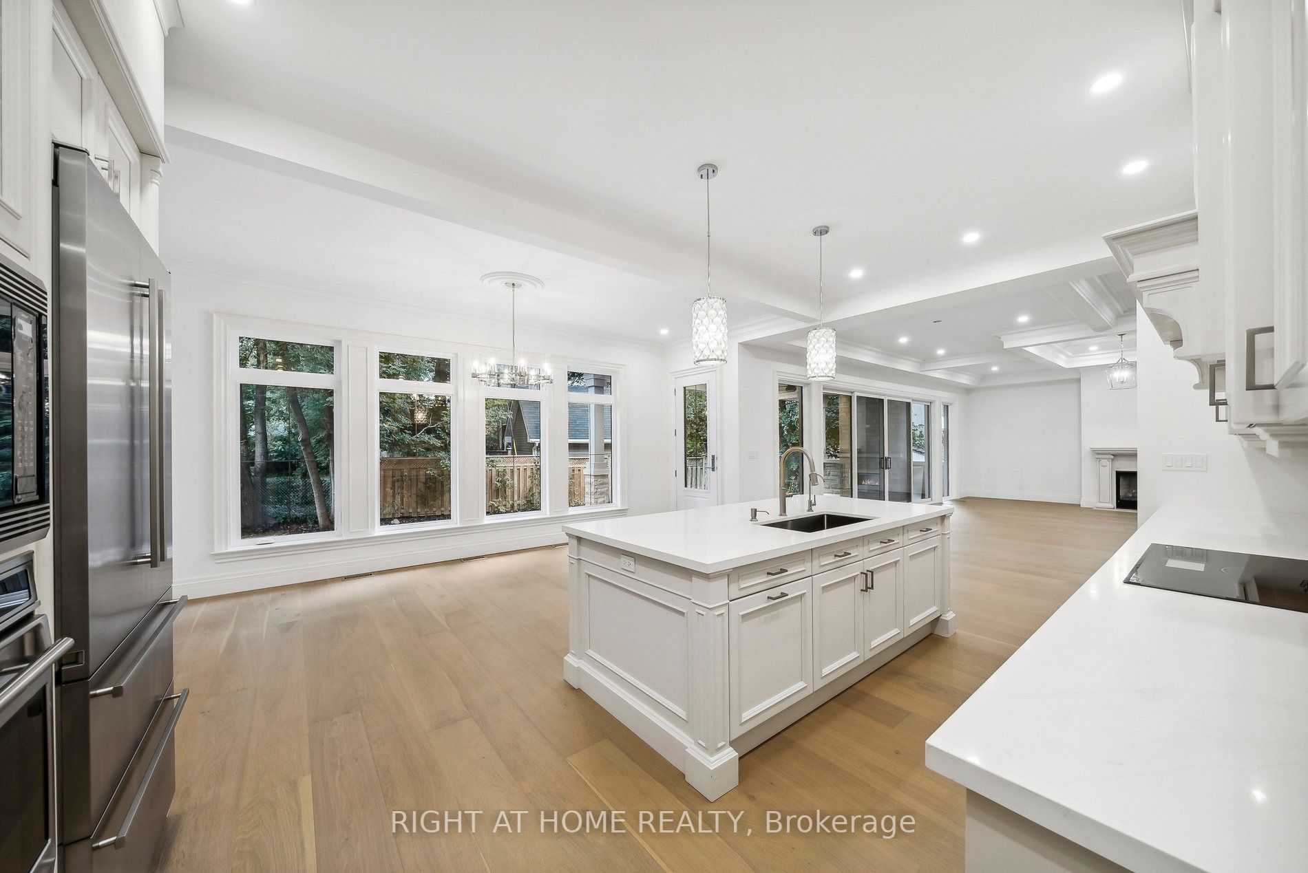 2409 Lakeshore Road