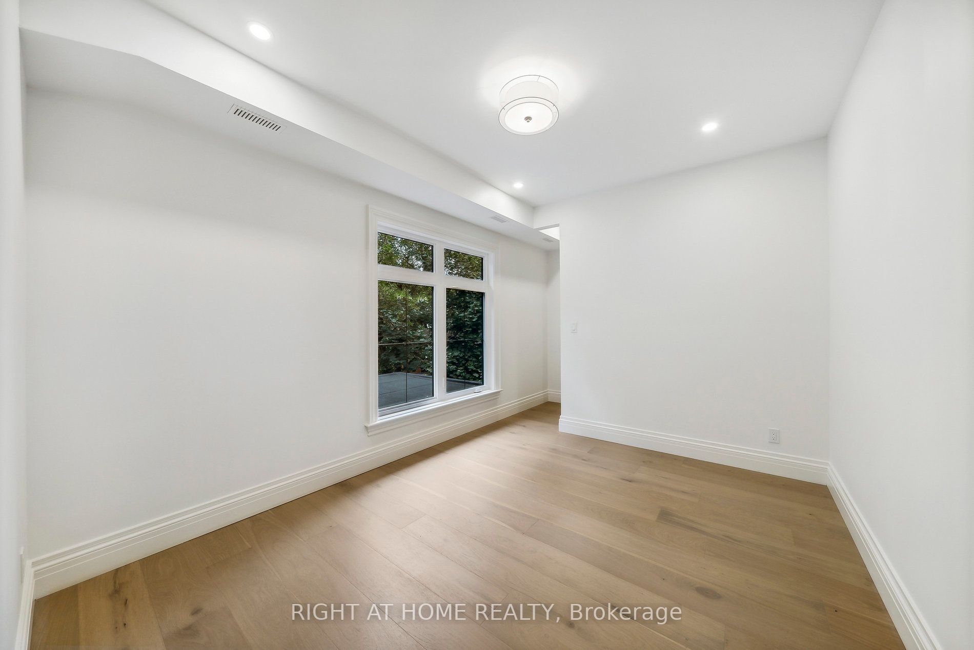 2409 Lakeshore Road