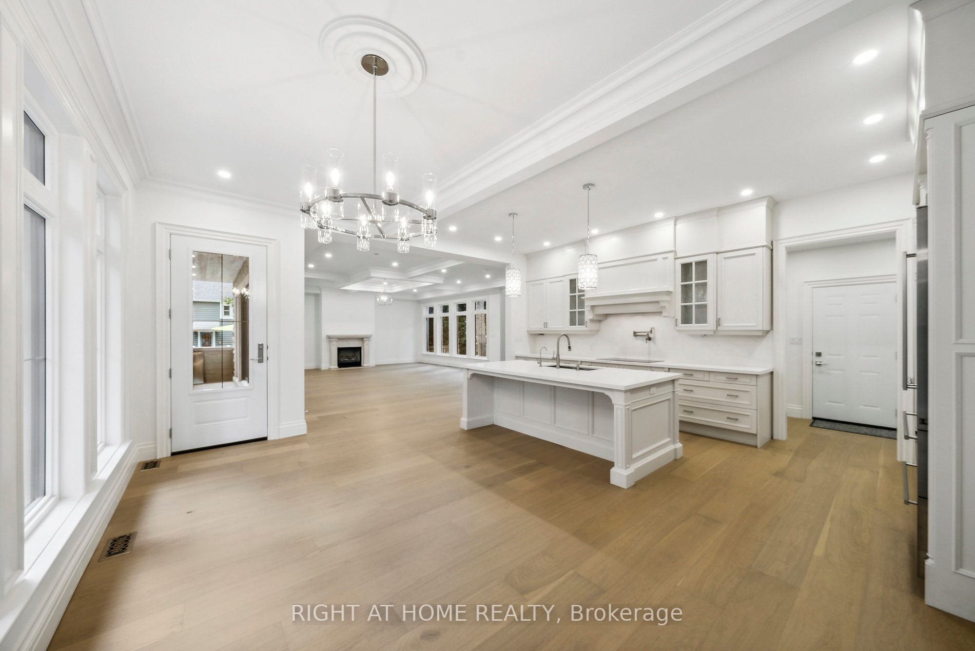 2409 Lakeshore Road