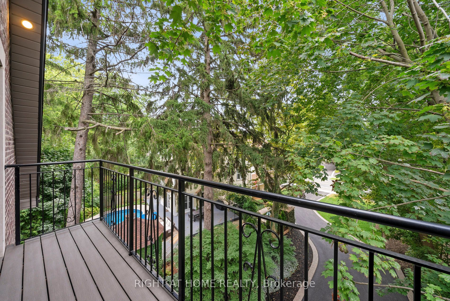 2409 Lakeshore Road