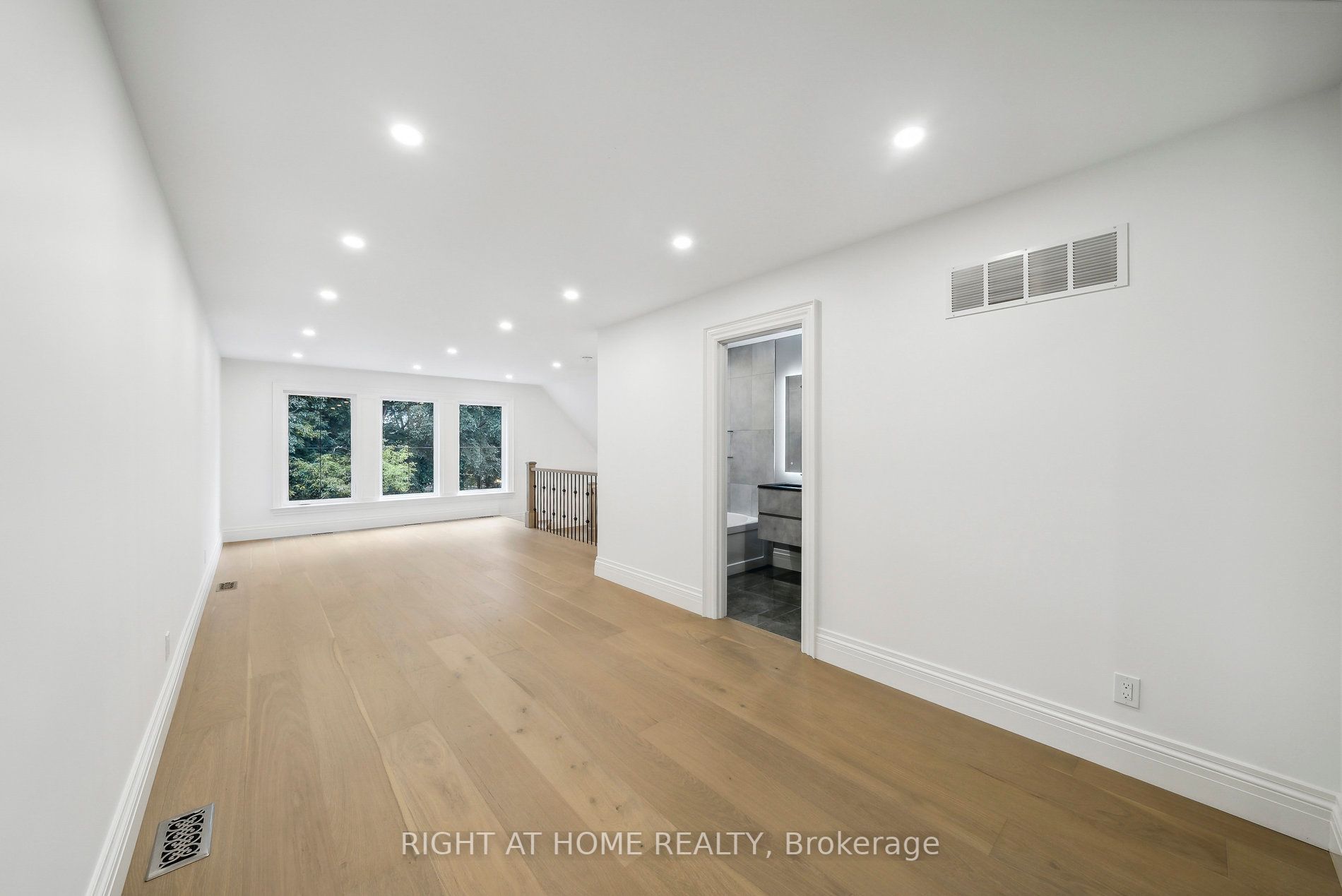 2409 Lakeshore Road