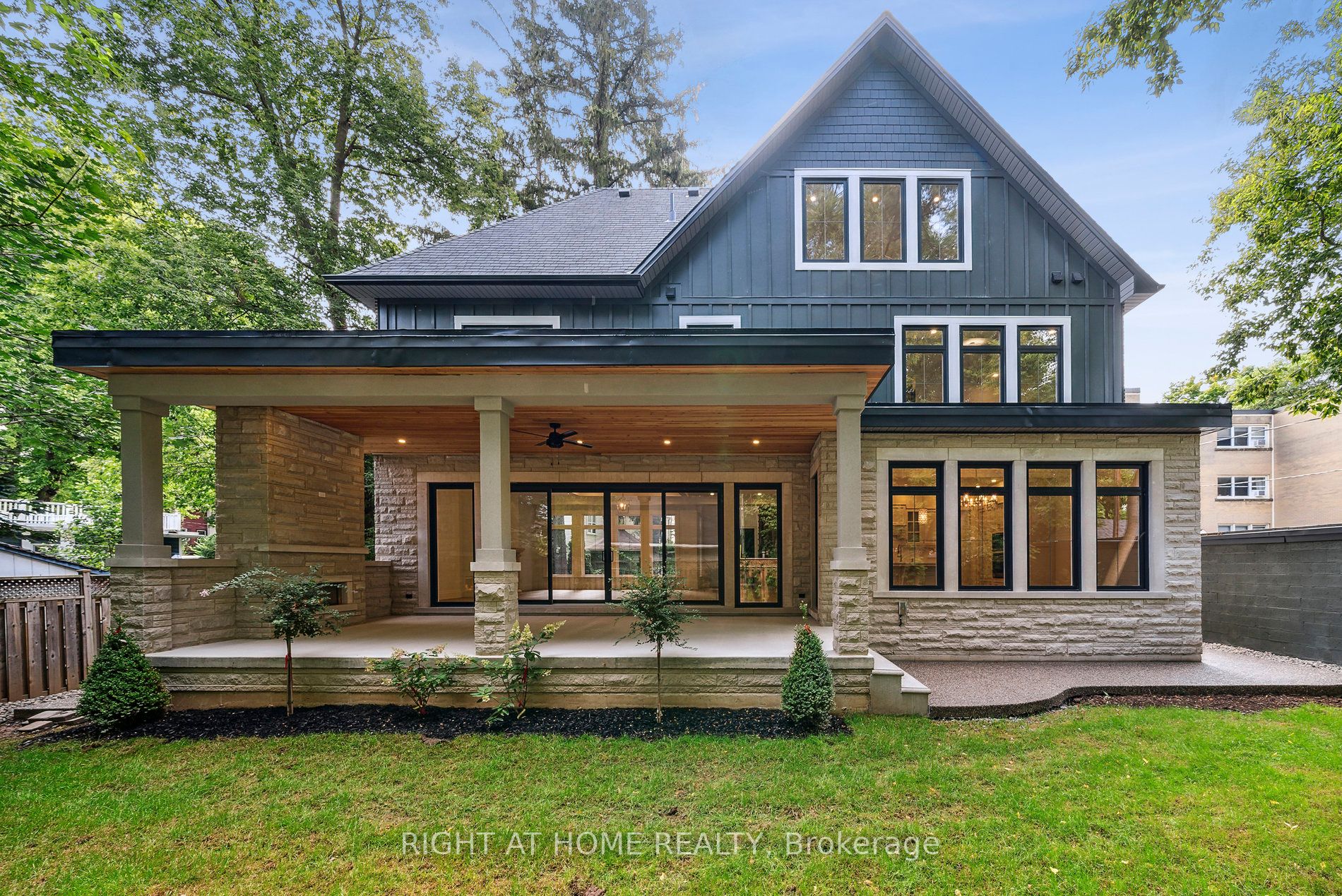 2409 Lakeshore Road
