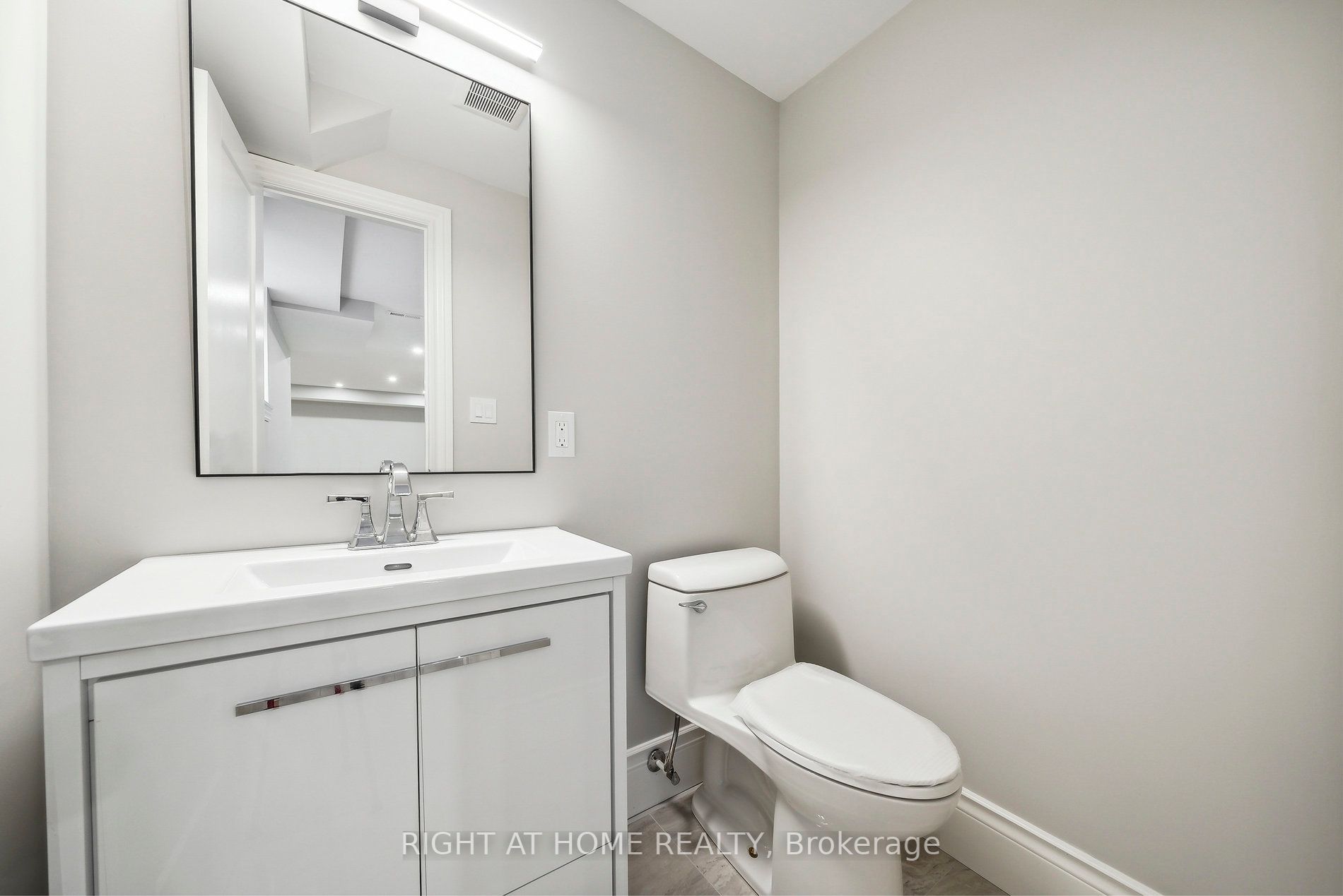 2409 Lakeshore Road
