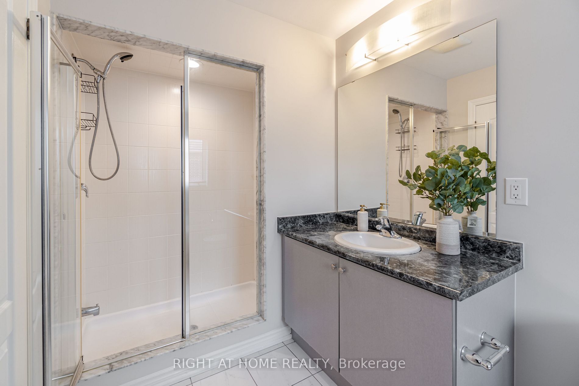 71 Baffin Cres