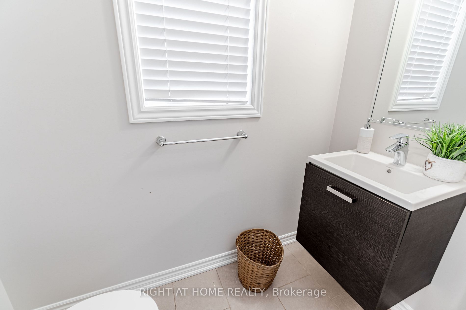 71 Baffin Cres
