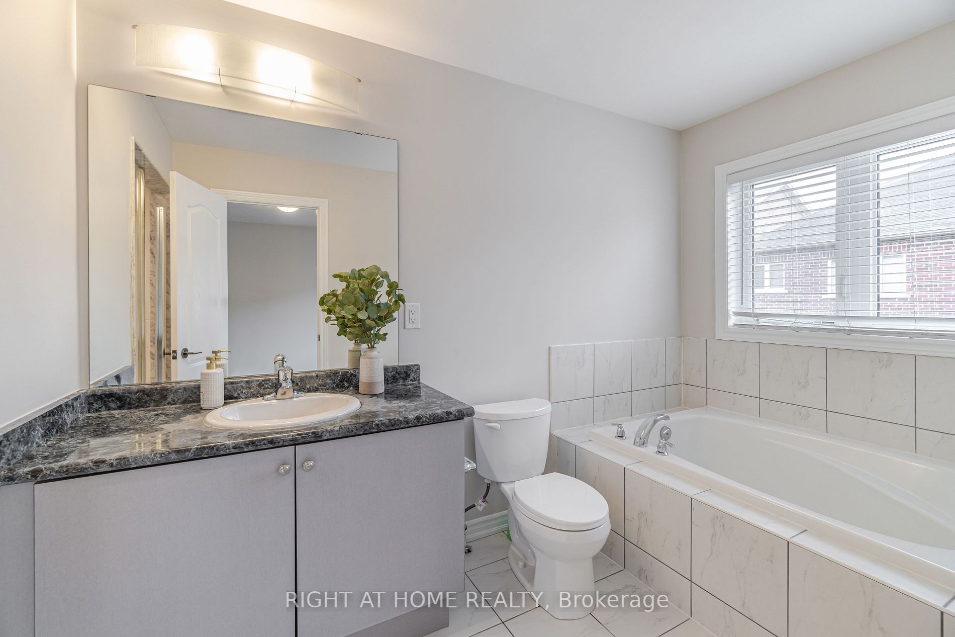 71 Baffin Cres