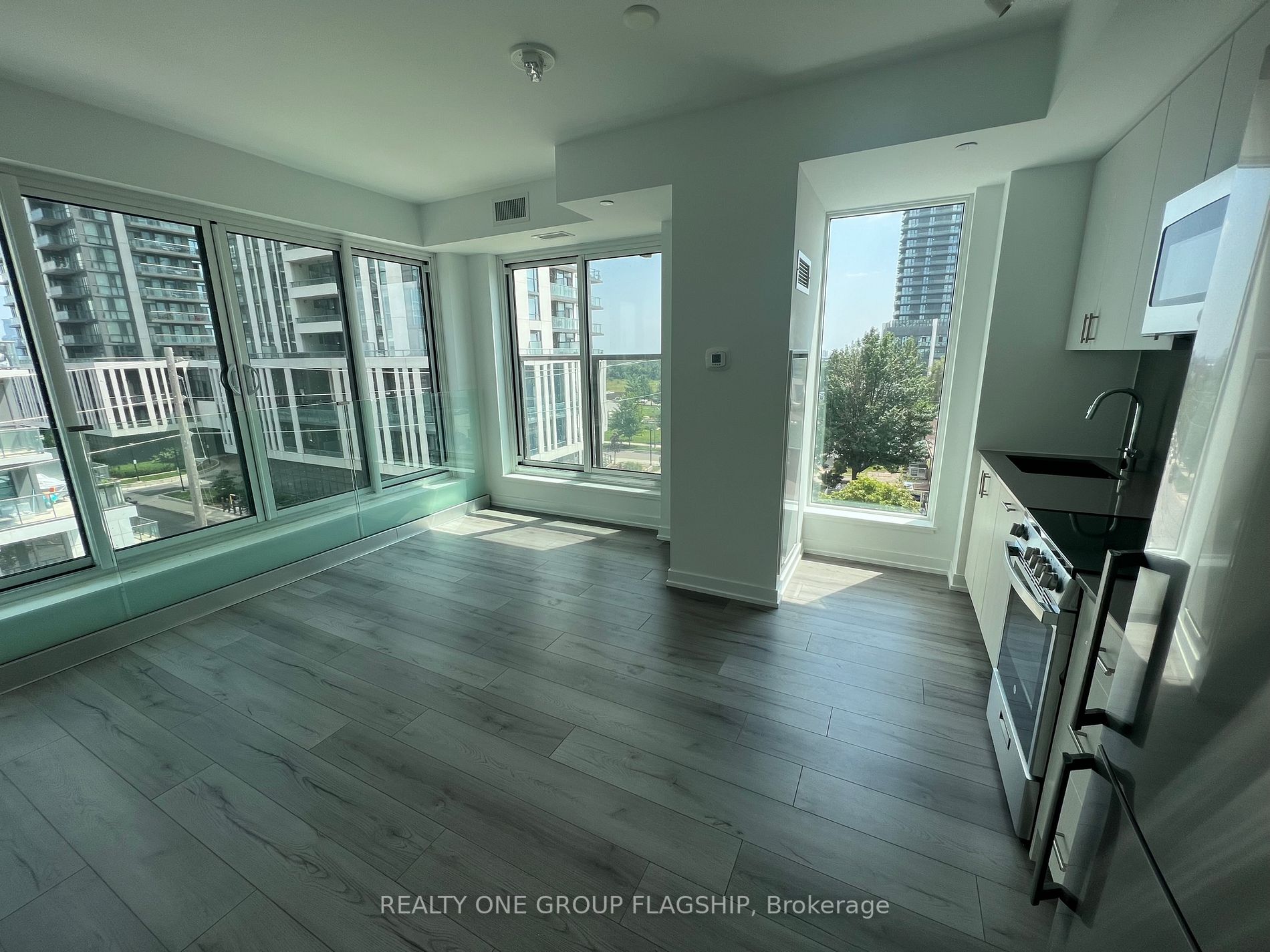 1195 The Queensway, #414