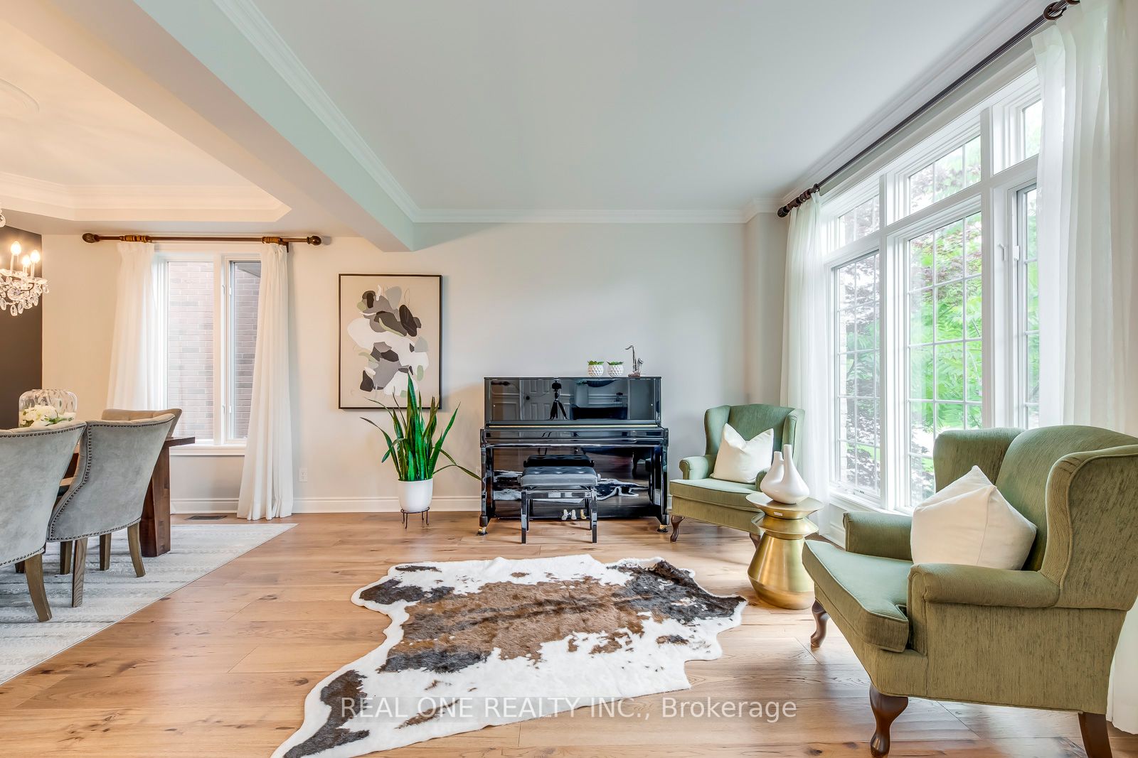 2242 Lyndhurst Dr