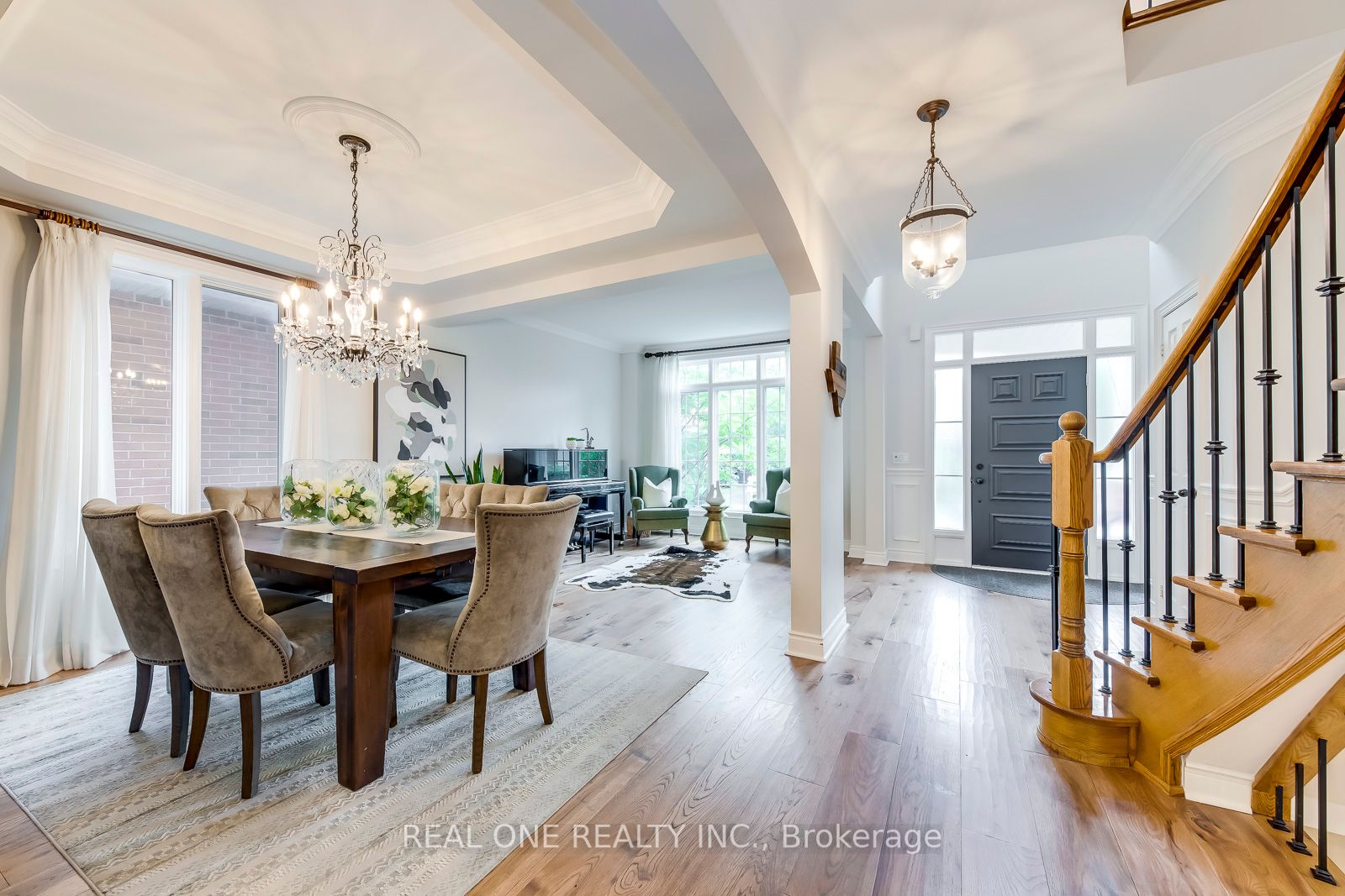 2242 Lyndhurst Dr