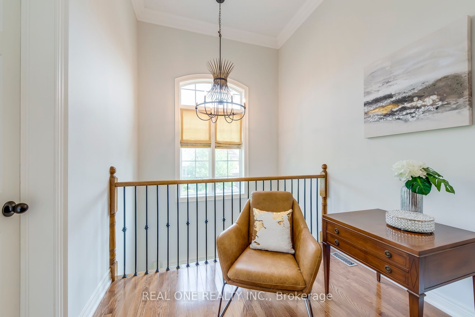 2242 Lyndhurst Dr