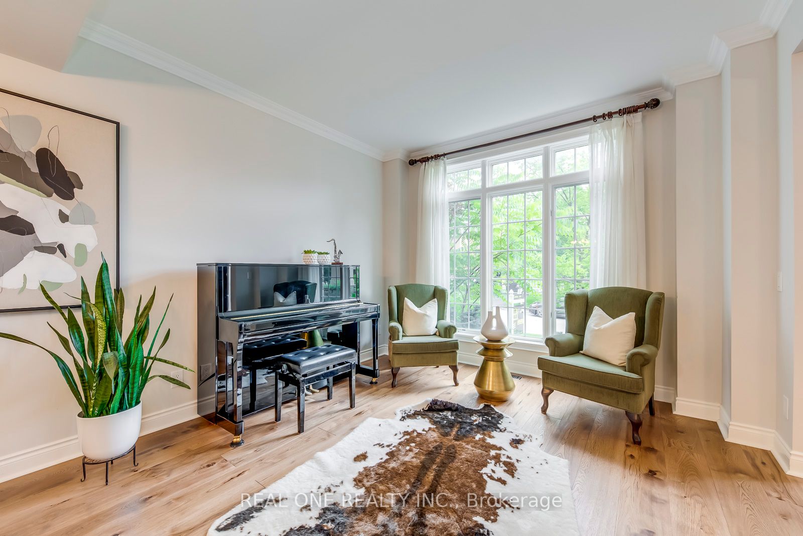 2242 Lyndhurst Dr