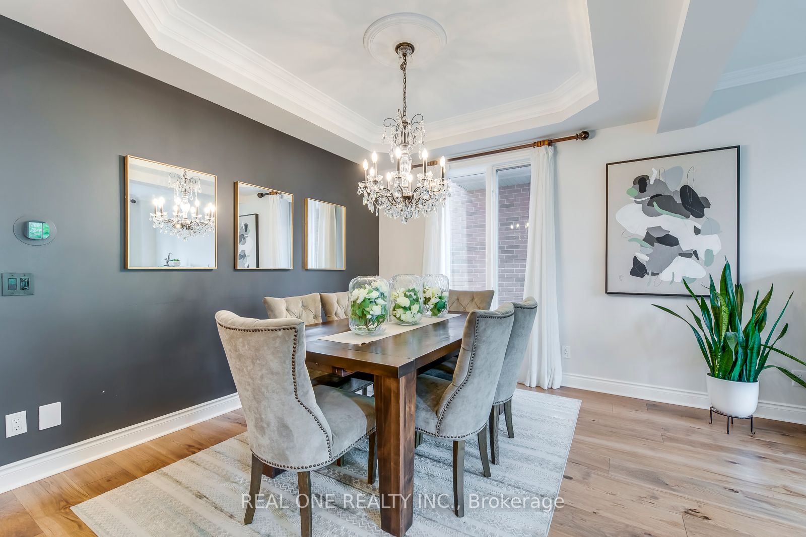 2242 Lyndhurst Dr