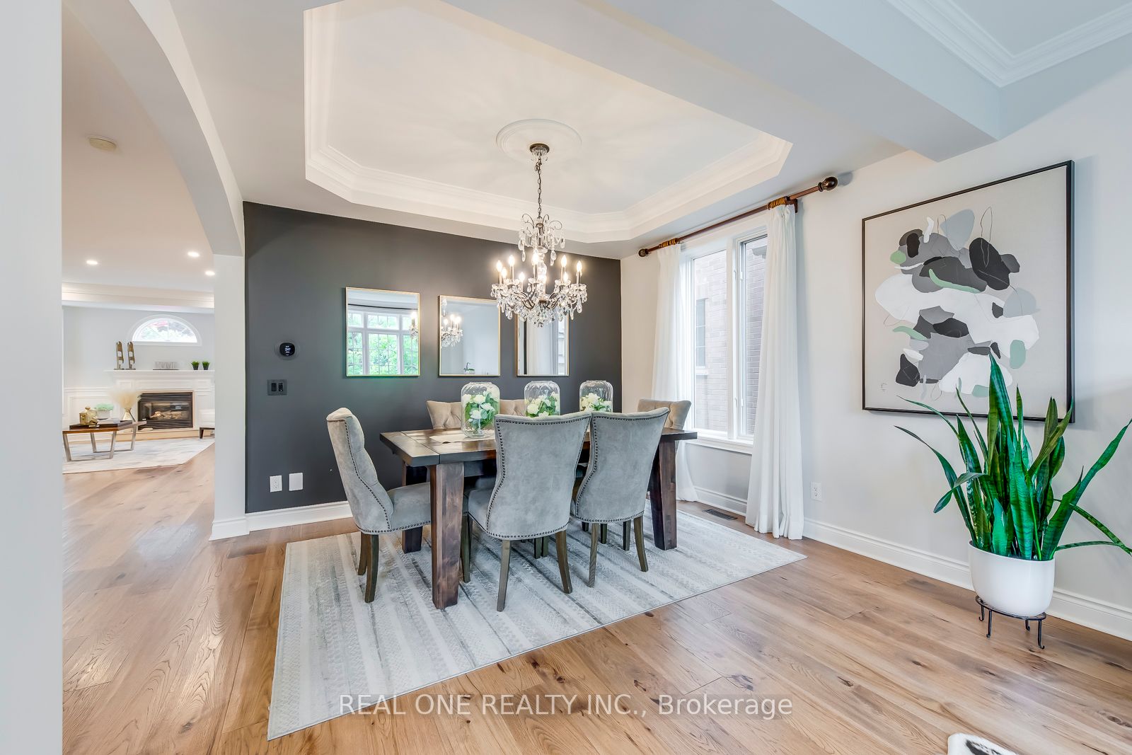 2242 Lyndhurst Dr
