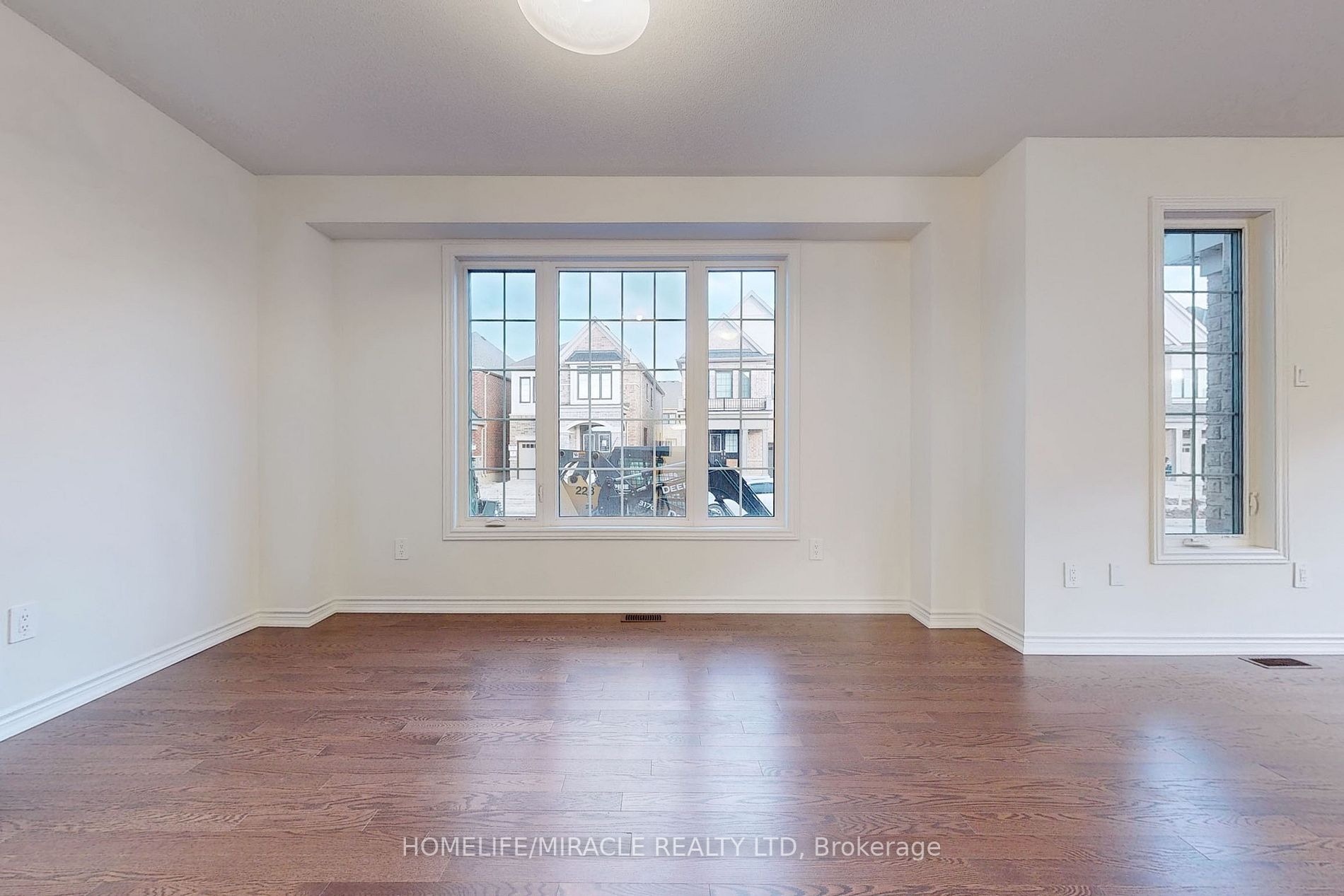 1502 Strawberry Landing